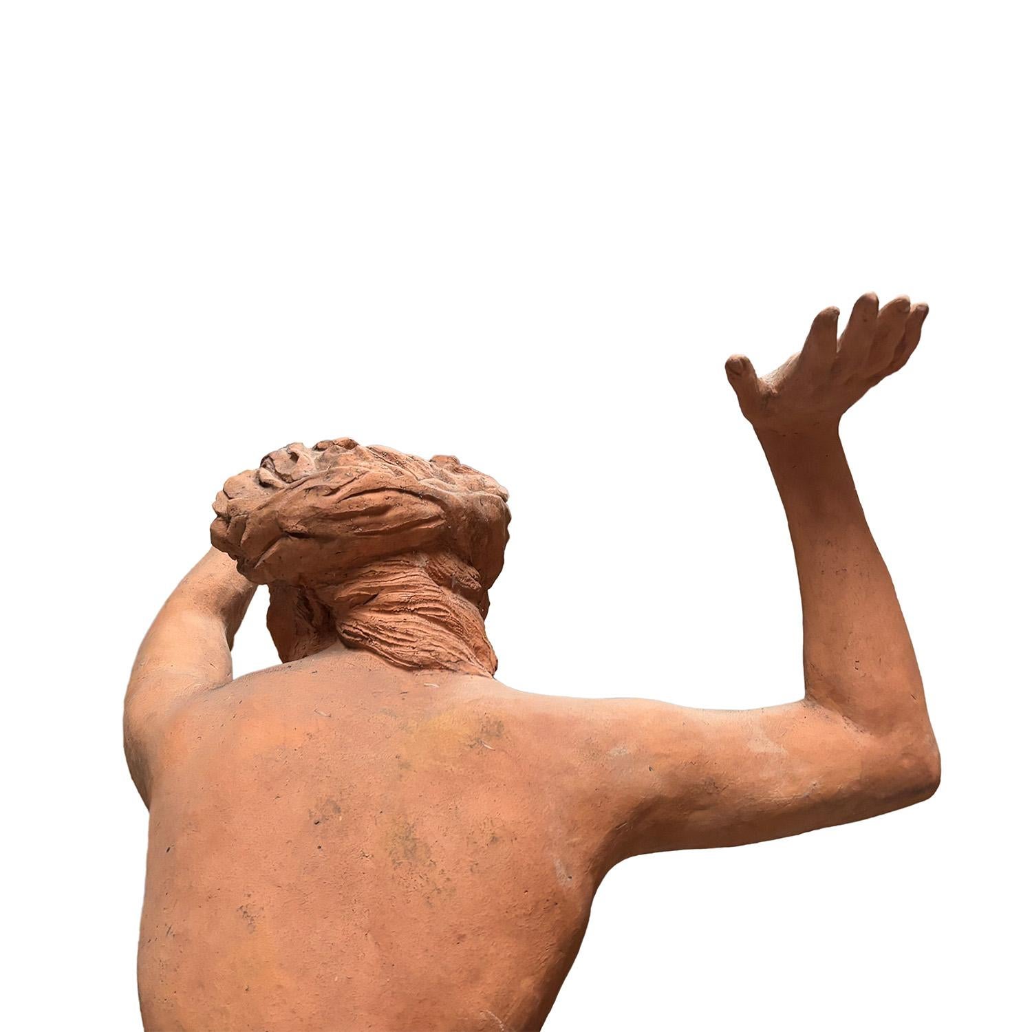 Statuetta di Tritone in terracotta in stile romano vintage del XX secolo in vendita 3