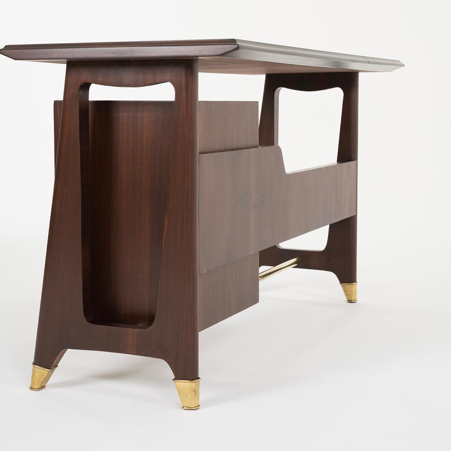 20th Century Italian Vintage Rosewood Writing Desk Attributed to Vittorio Dassi For Sale 4