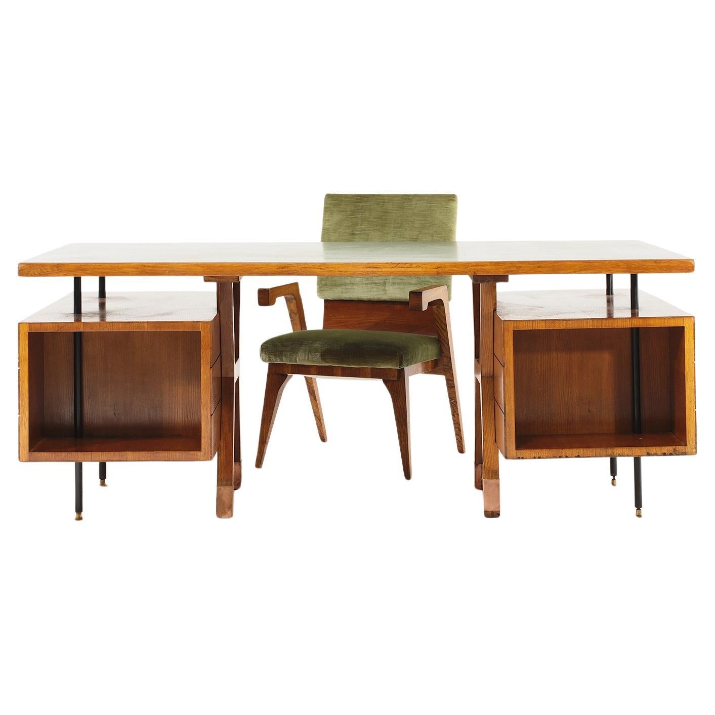 Italienischer Vintage-Schreibtisch und Sessel aus Nussbaumholz von Amleto Sartori aus dem 20. Jahrhundert im Angebot