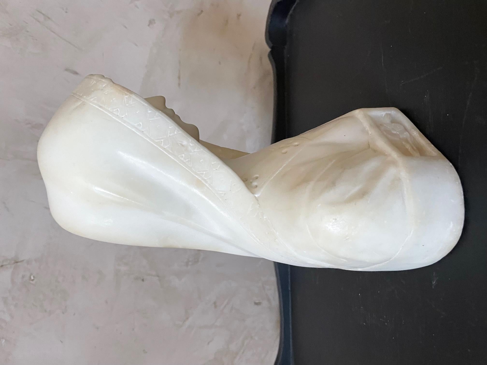 20th Century Italian Virgin Marble Statue, 1900s For Sale 2