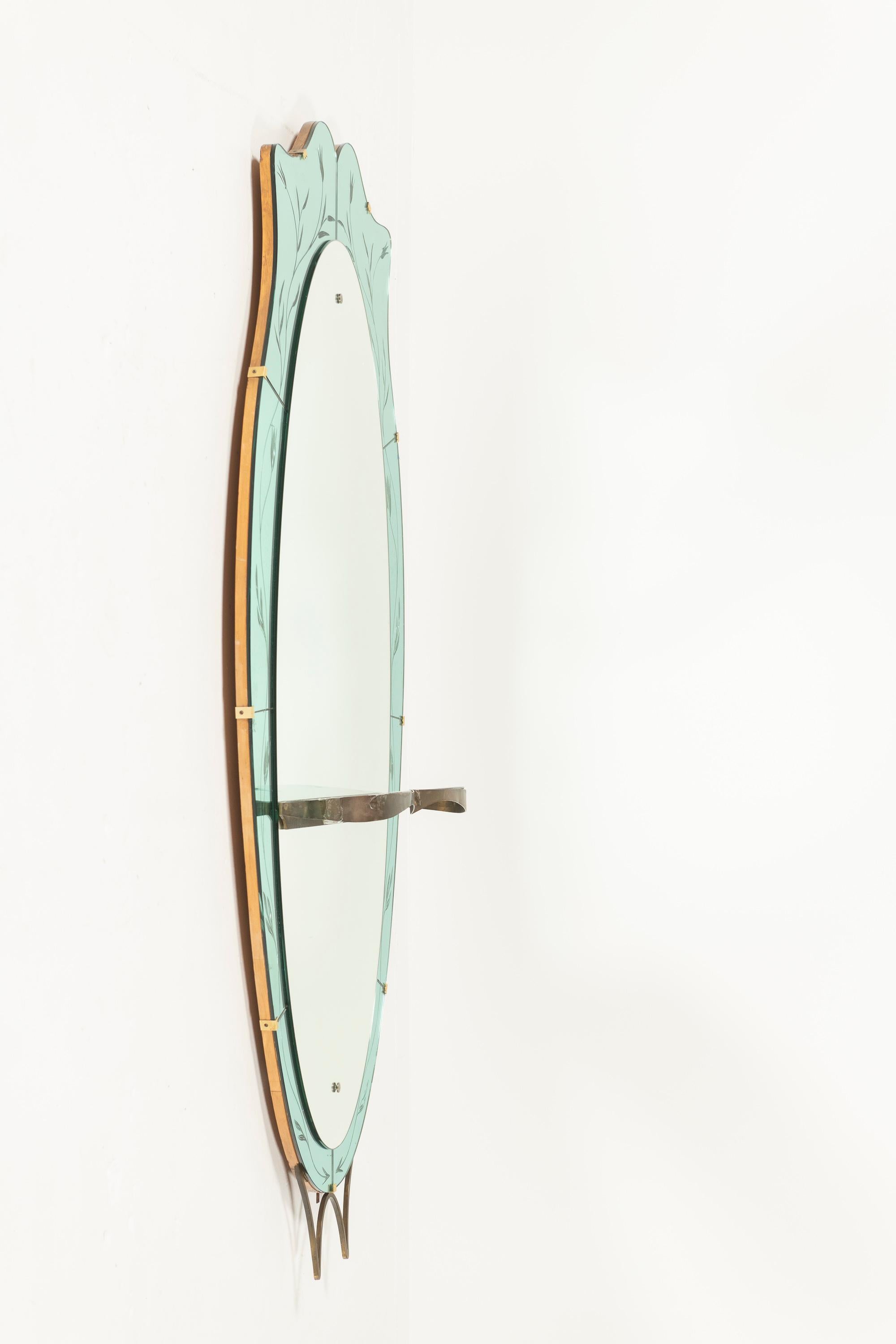 Miroir mural italien du 20ème siècle avec étagère attribué à Cristal Arte en vente 1
