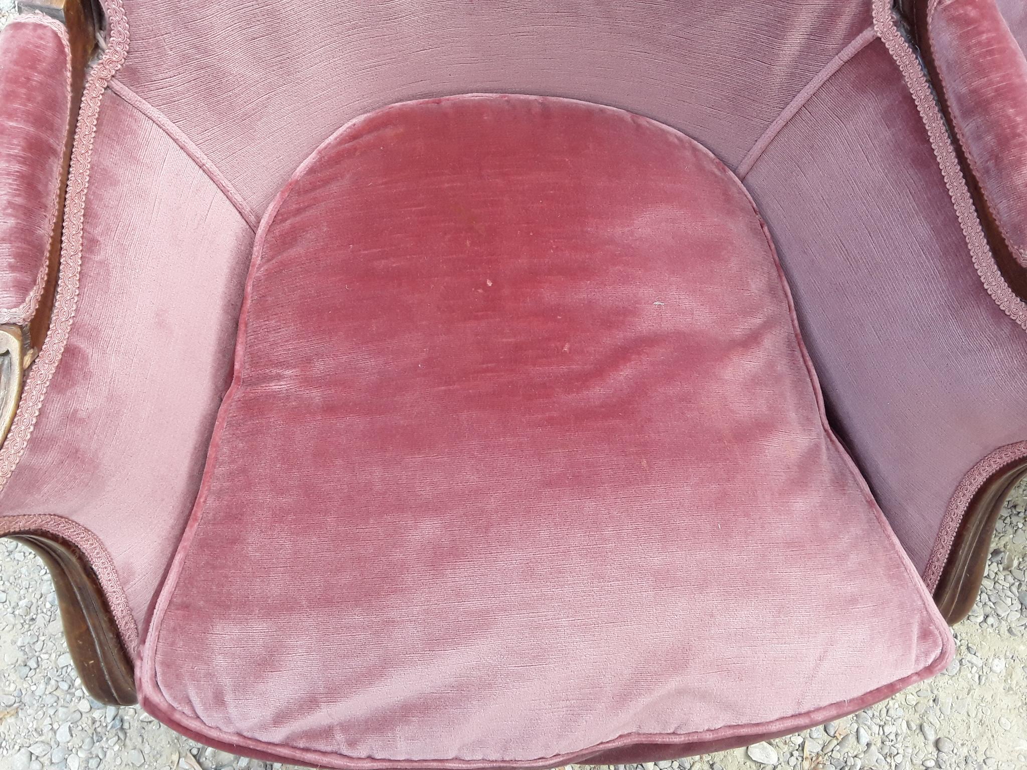 20th Century Italian Walnut Armchairs with Cherry Colour Original Velvet Fabric 10