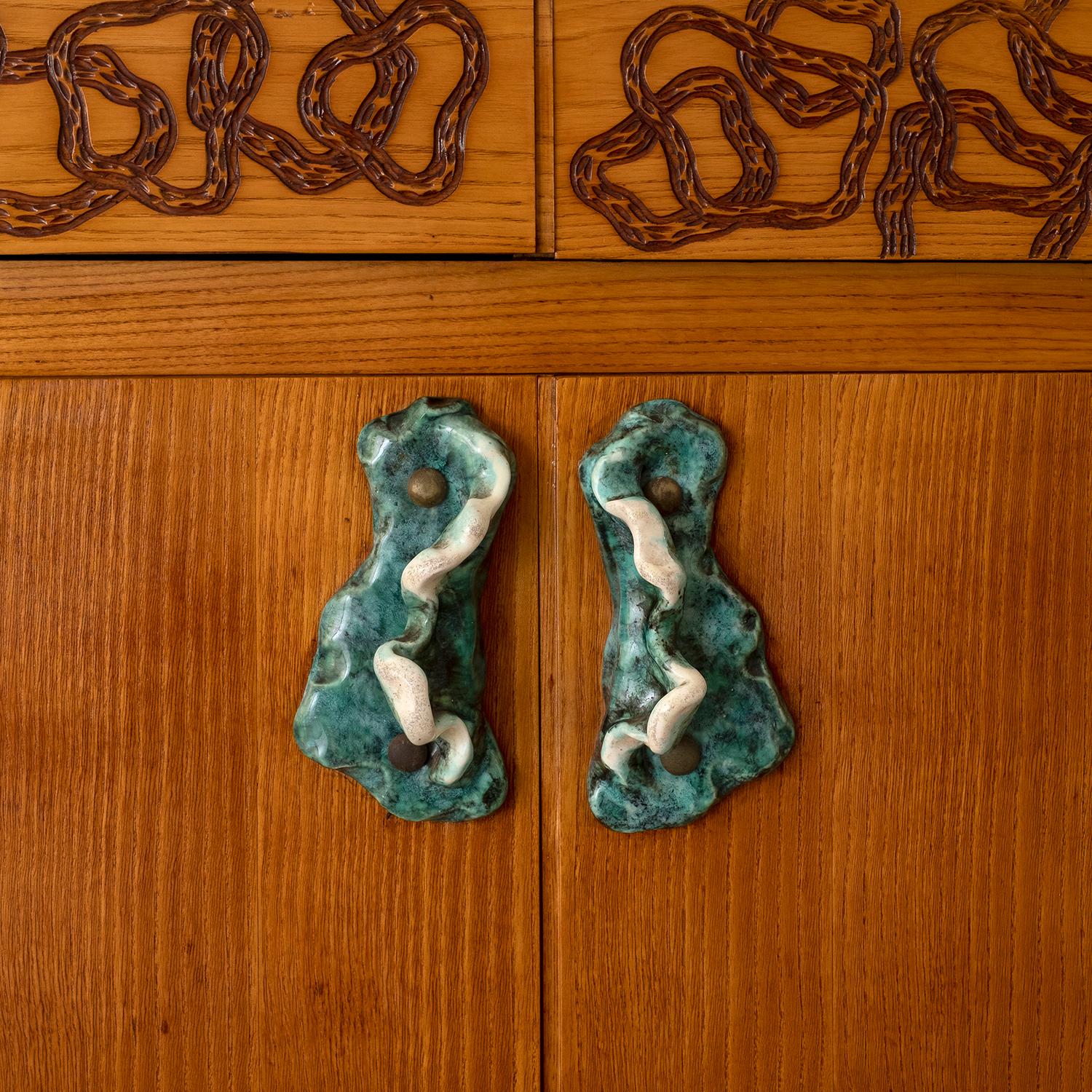 Konsolentisch aus italienischem Nussbaumholz, Keramik, Sideboard aus furniertem Ahorn, 20. Jahrhundert im Angebot 3
