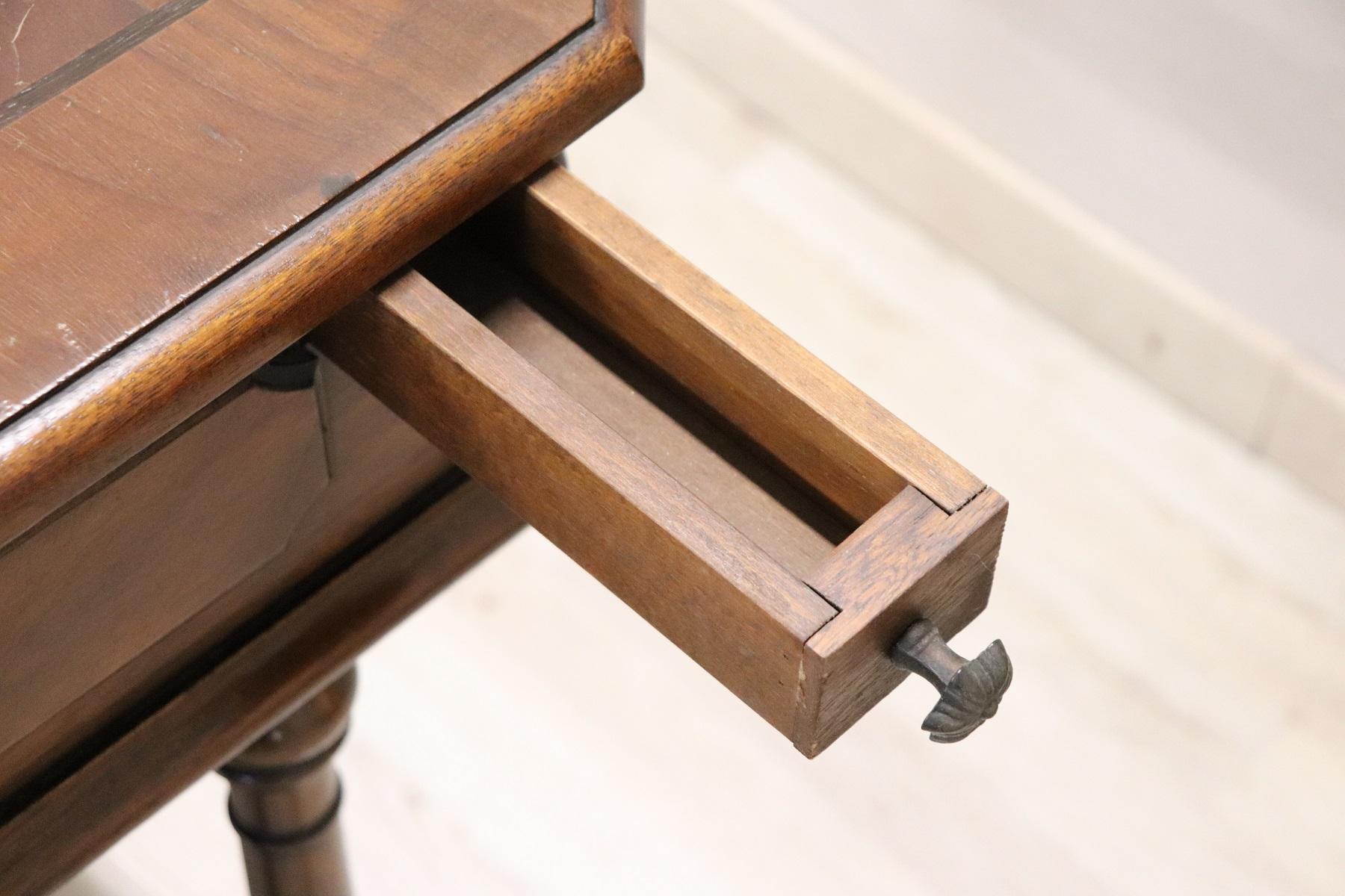 20th Century Italian Walnut Inlay Chess Table or Side Table In Good Condition In Casale Monferrato, IT