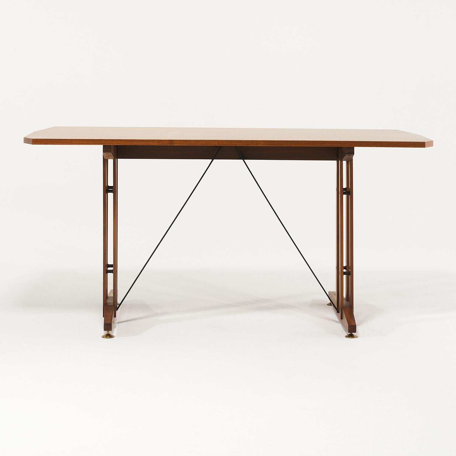 20th Century Italian Vintage Walnut Writing Table in the Style of Carlo Ratti For Sale 2
