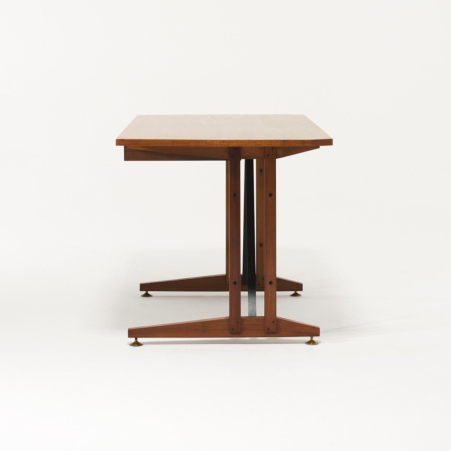 Iron 20th Century Italian Vintage Walnut Writing Table in the Style of Carlo Ratti For Sale