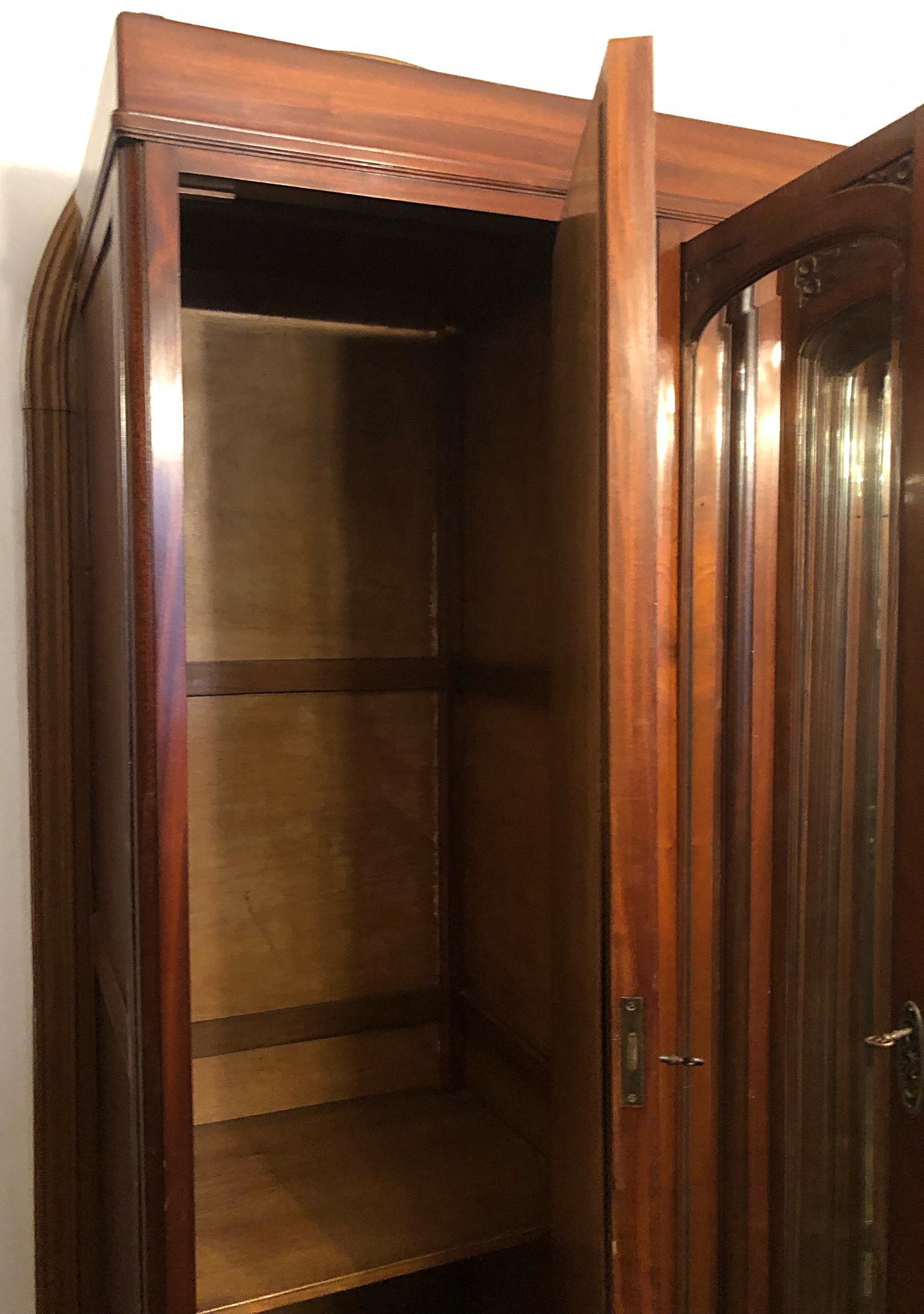 20th Century Italian Wardrobe Two Doors in Original Walnut Color with Mirror 8