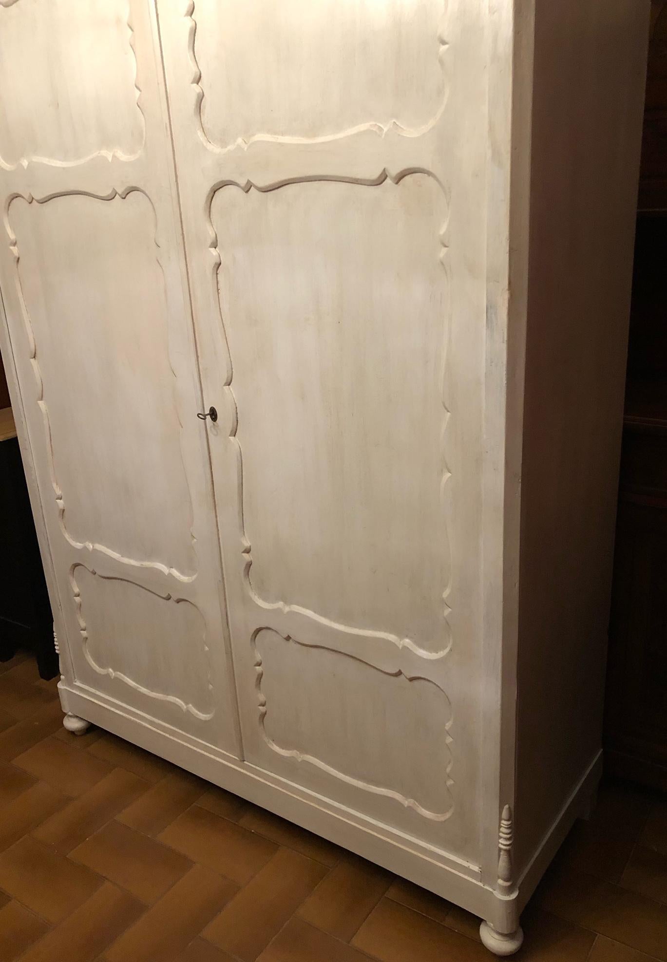 20th Century Italian Wardrobe with Two Doors Original Walnut Color Inside 2