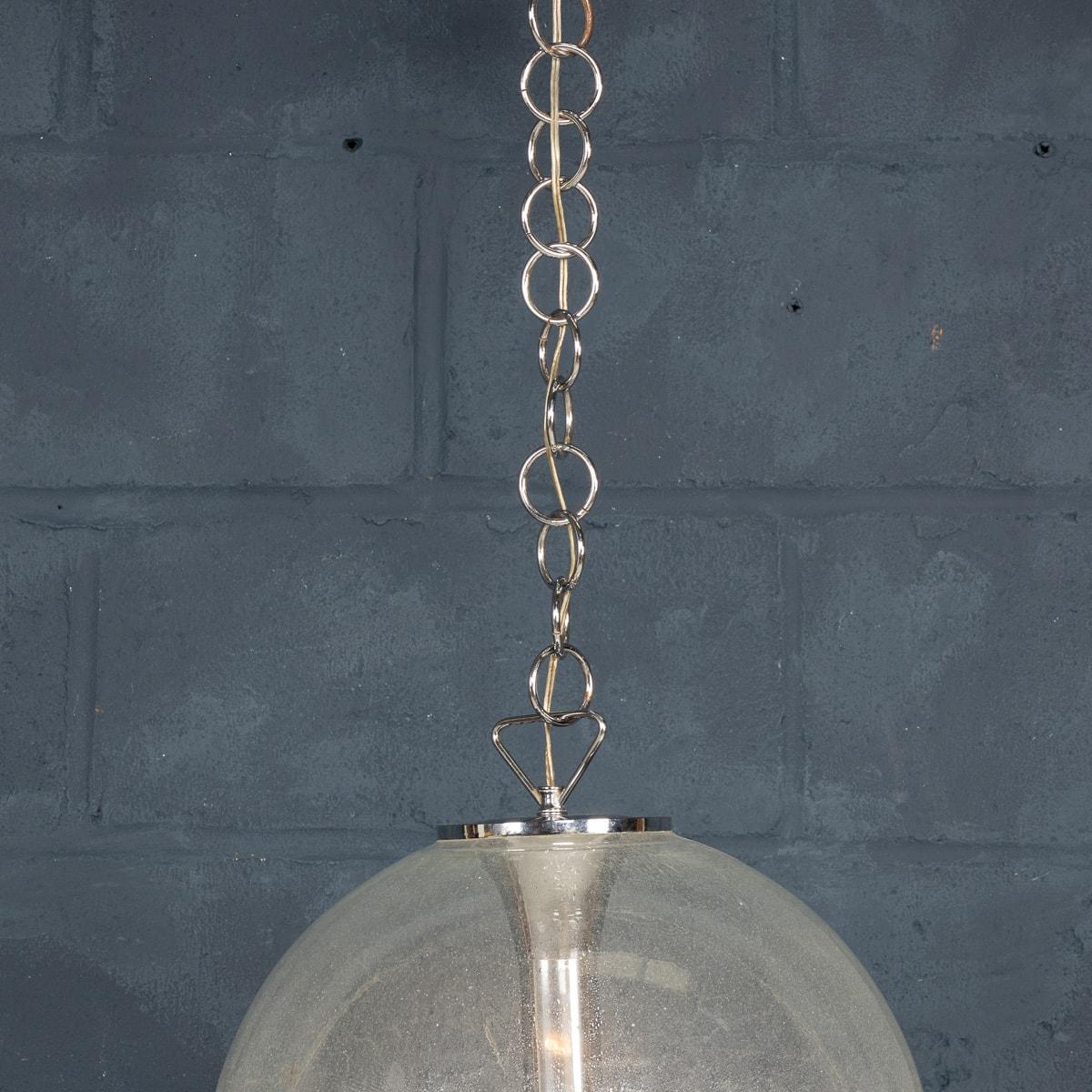 Lampada a sospensione in vetro di Murano bianco e trasparente del XX secolo c.1970 in vendita 1