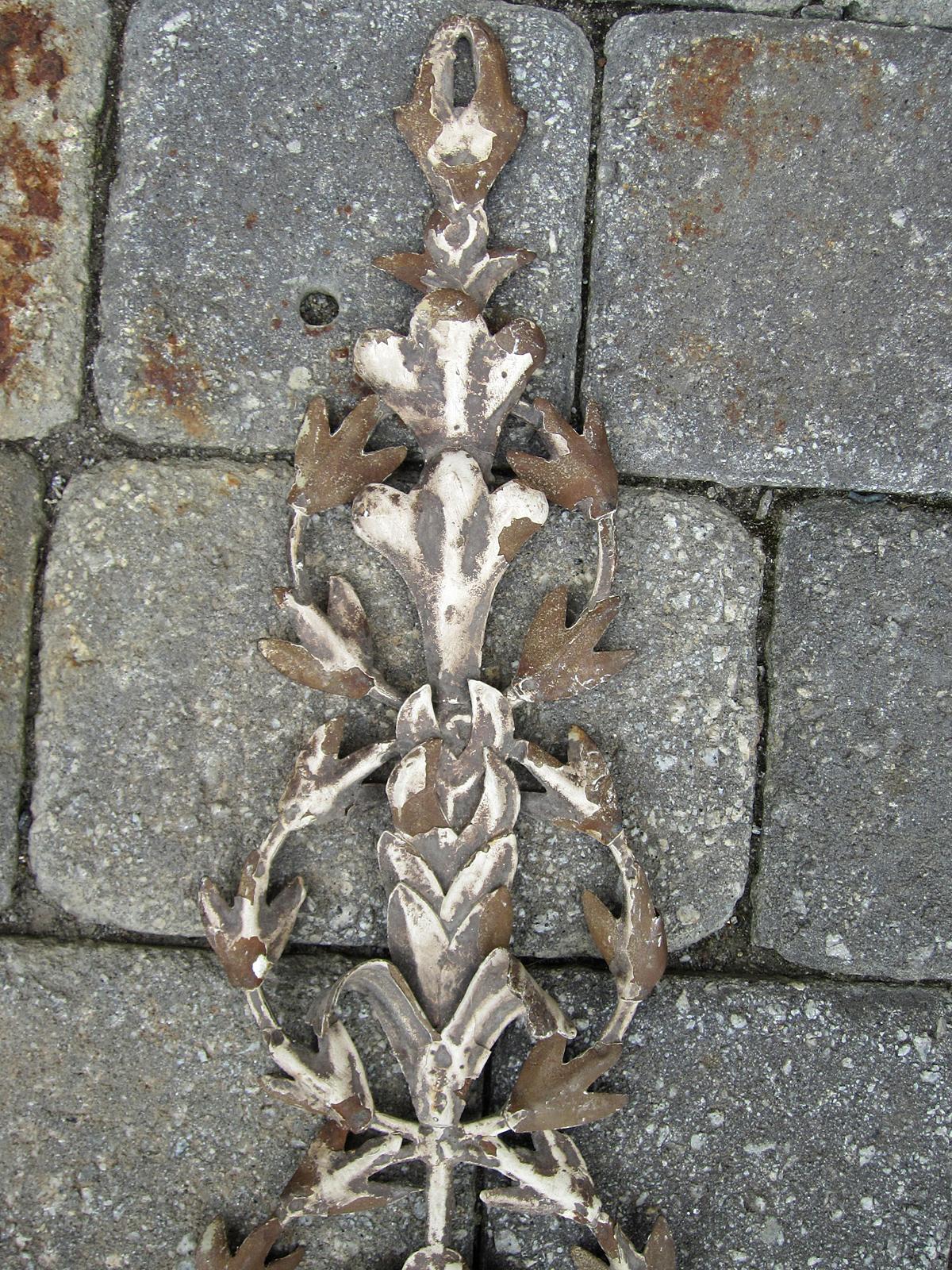 20th century Italian white metal sconce
New wiring.