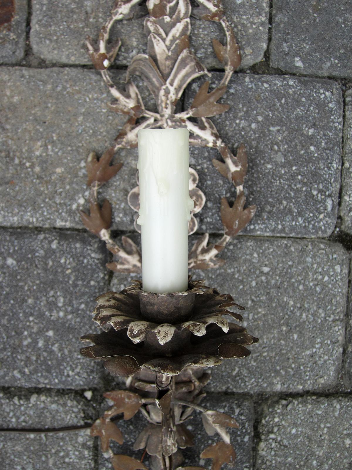 20th Century Italian White Metal Sconce For Sale 1
