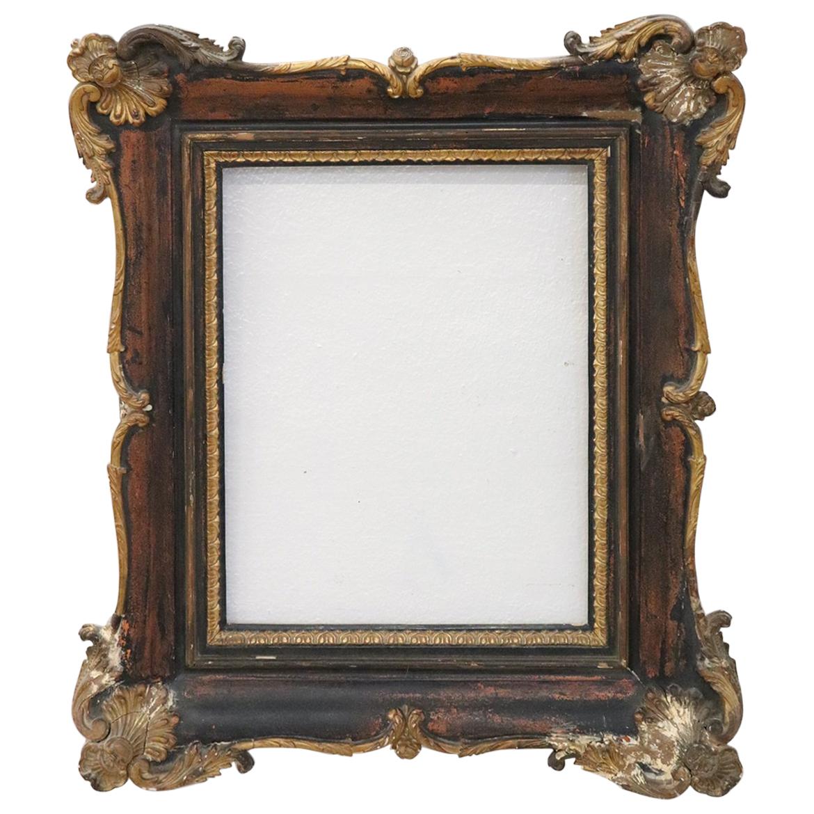 20th Century Italian Wood and Plaster Frame with Golden Decoration