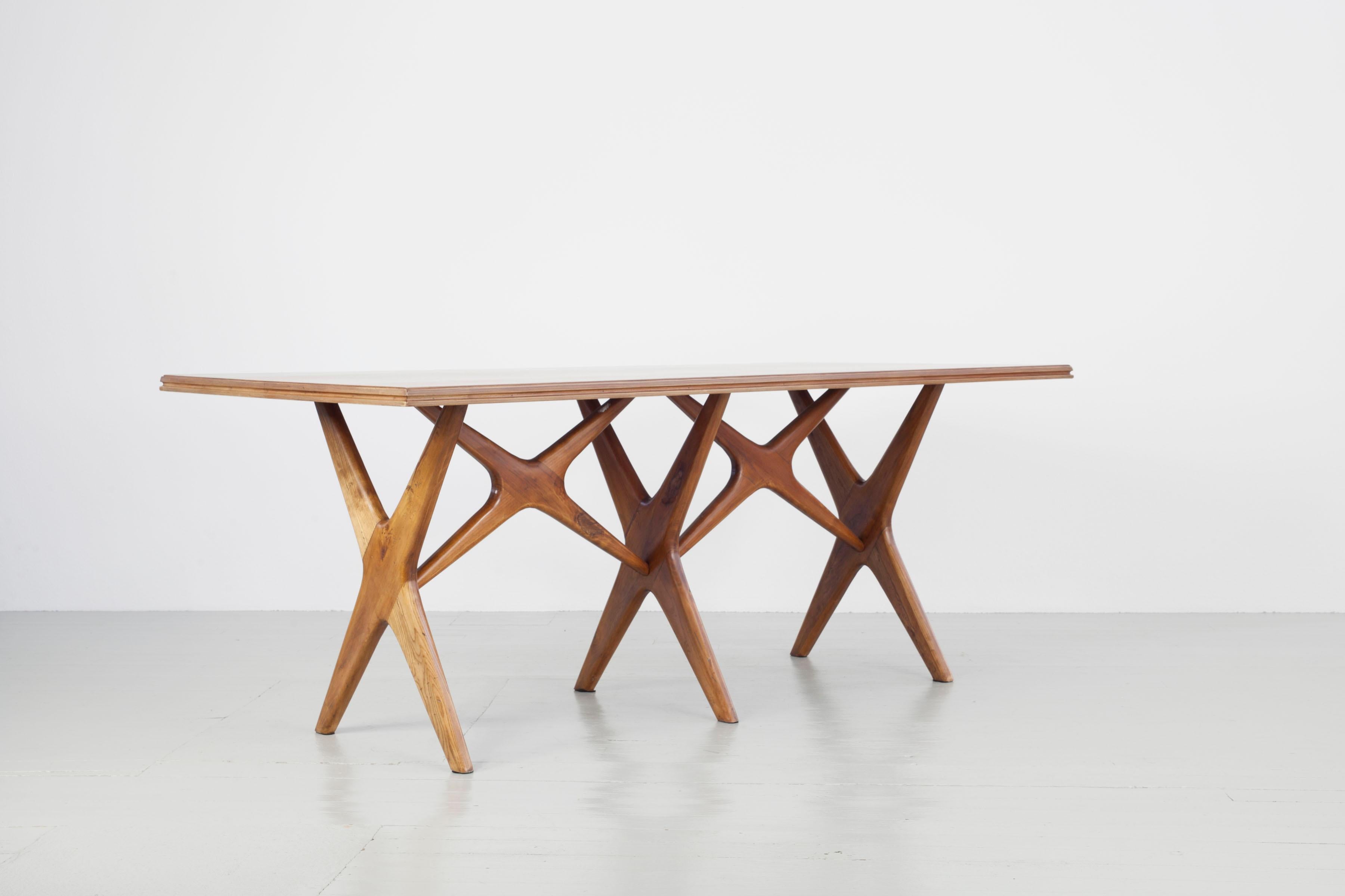 20th Century Italian Wood Dining Table in the Manner of Ico Parisi (Mitte des 20. Jahrhunderts)