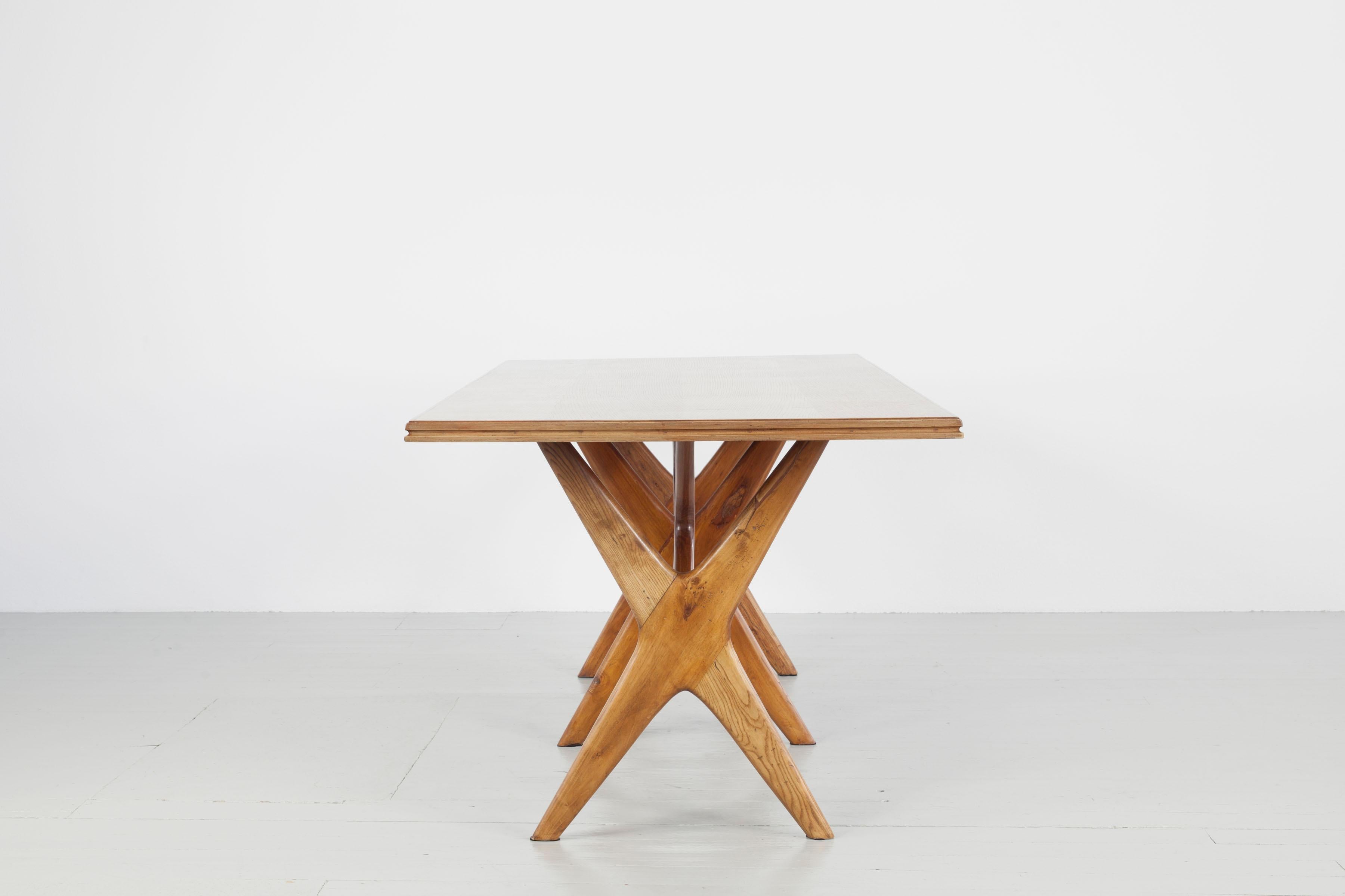 Mid-20th Century 20th Century Italian Wood Dining Table in the Manner of Ico Parisi