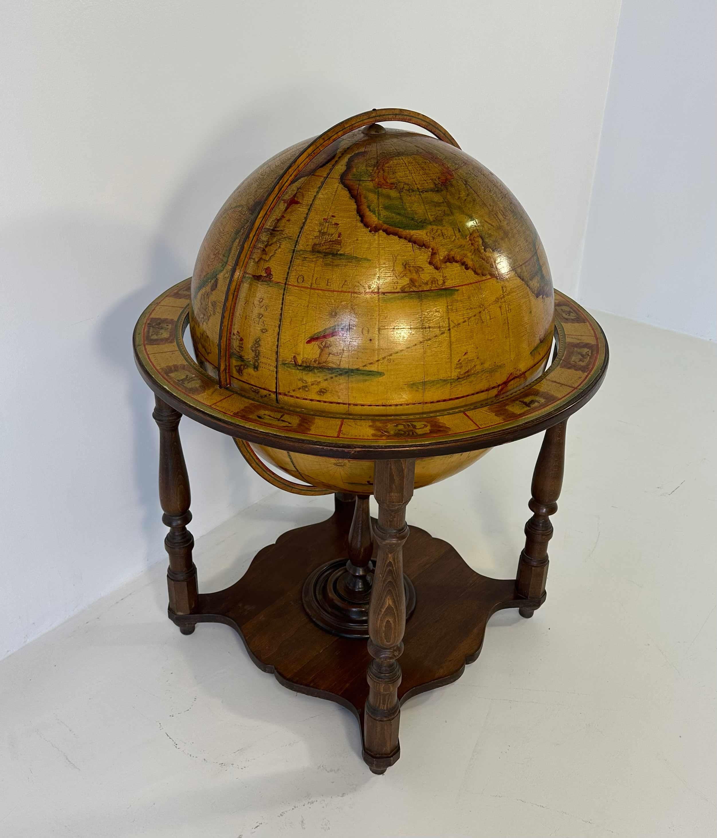 Mid-Century Modern 20th Century Italian Wood Globe, 1970s