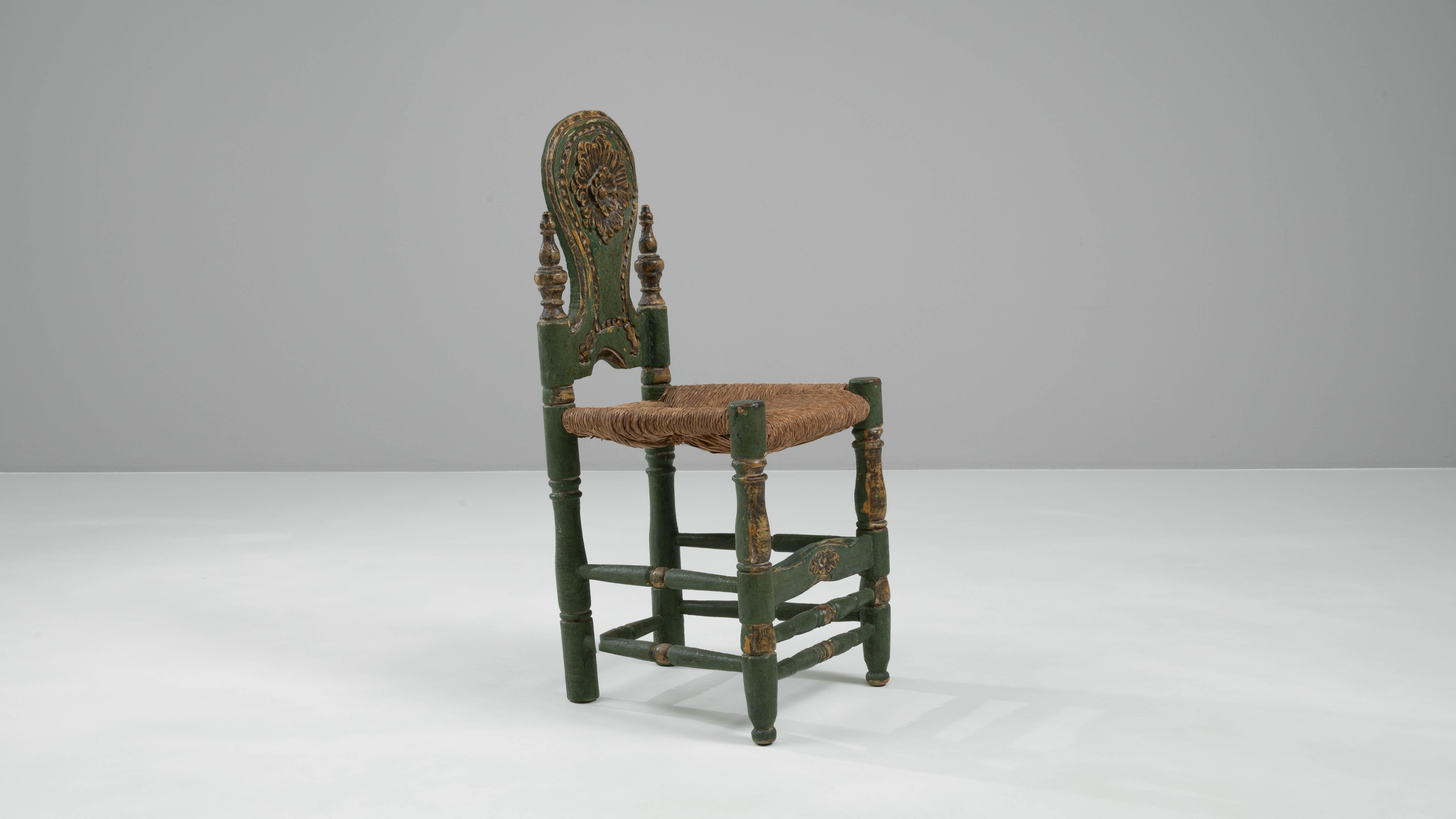 Chaise en bois italienne du 20e siècle en vente 4