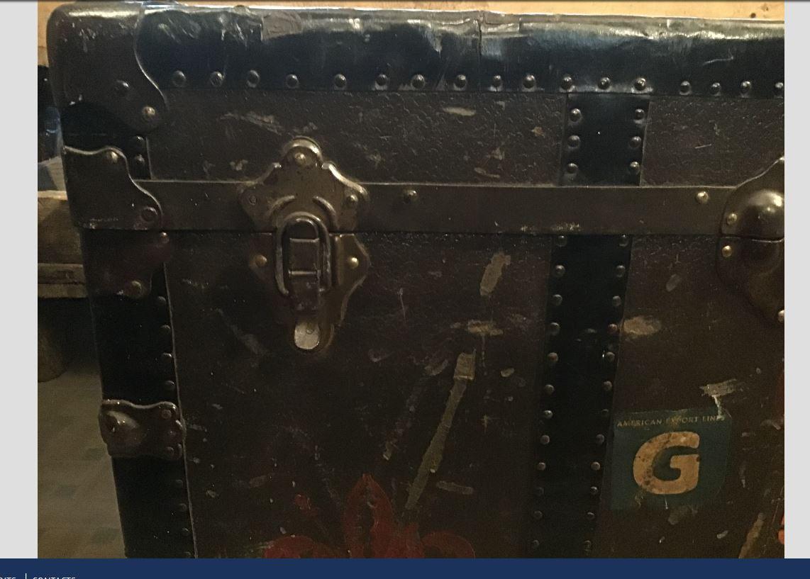 20th Century Italian Wooden Travel Trunk Patented, 1957 For Sale 4