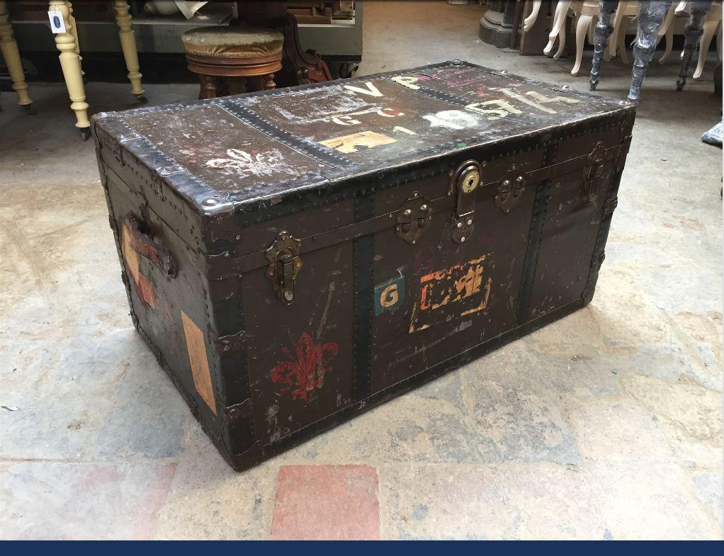 Metal 20th Century Italian Wooden Travel Trunk Patented, 1957 For Sale