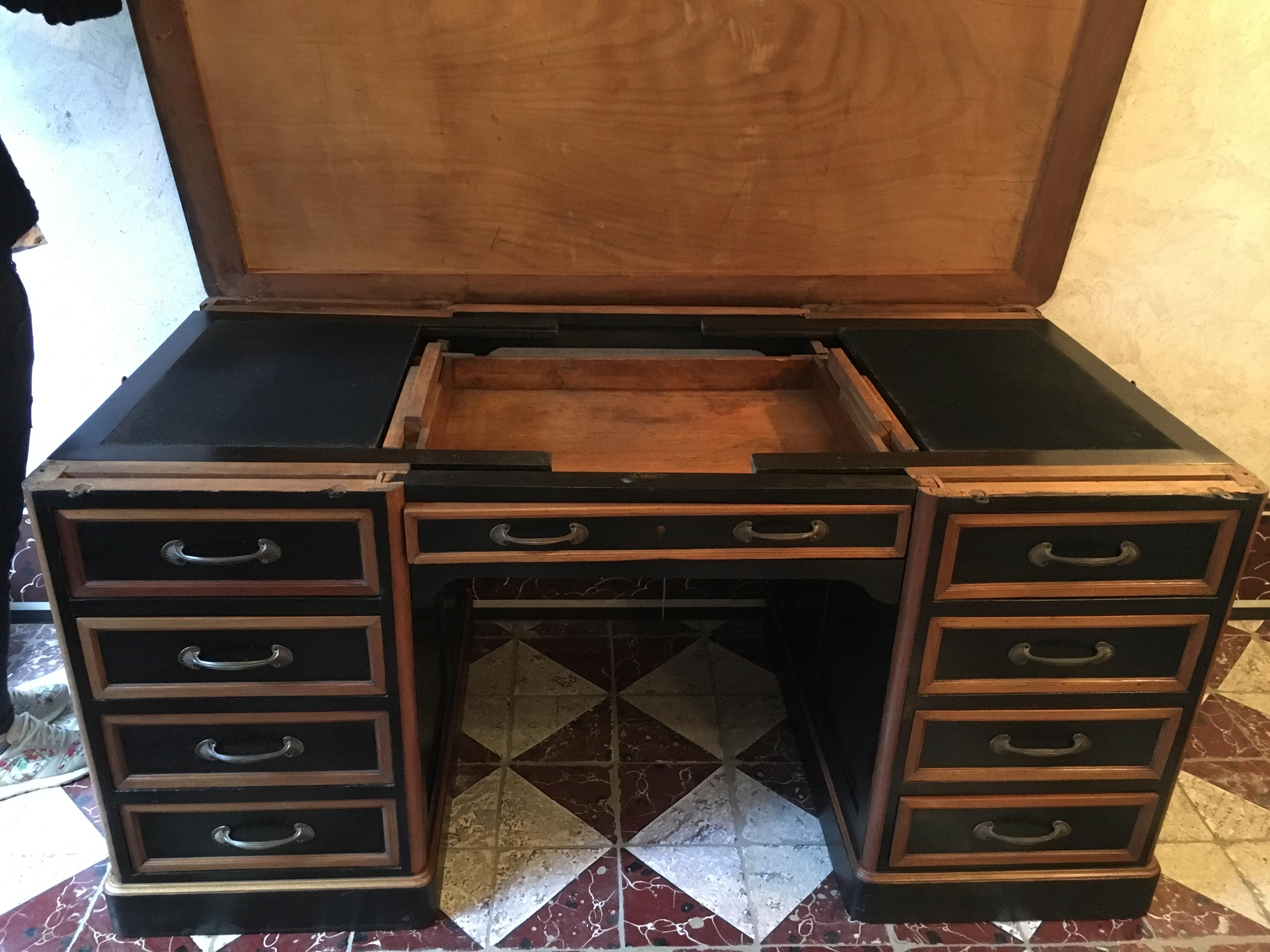 20th Century Italian Writing Desk in Oakwood with Drawers and Extendable Tops 2