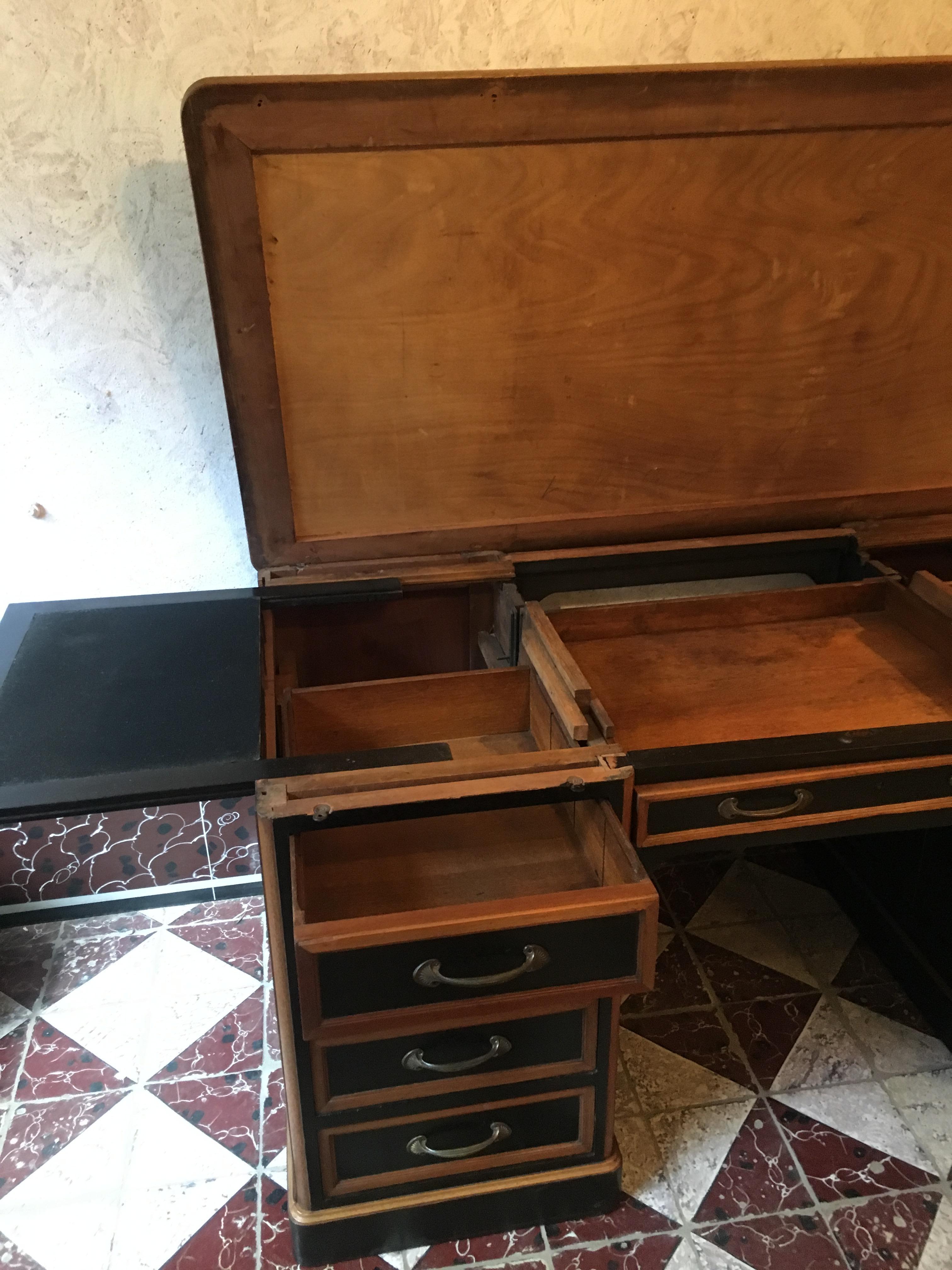 20th Century Italian Writing Desk in Oakwood with Drawers and Extendable Tops In Good Condition In Florence, IT