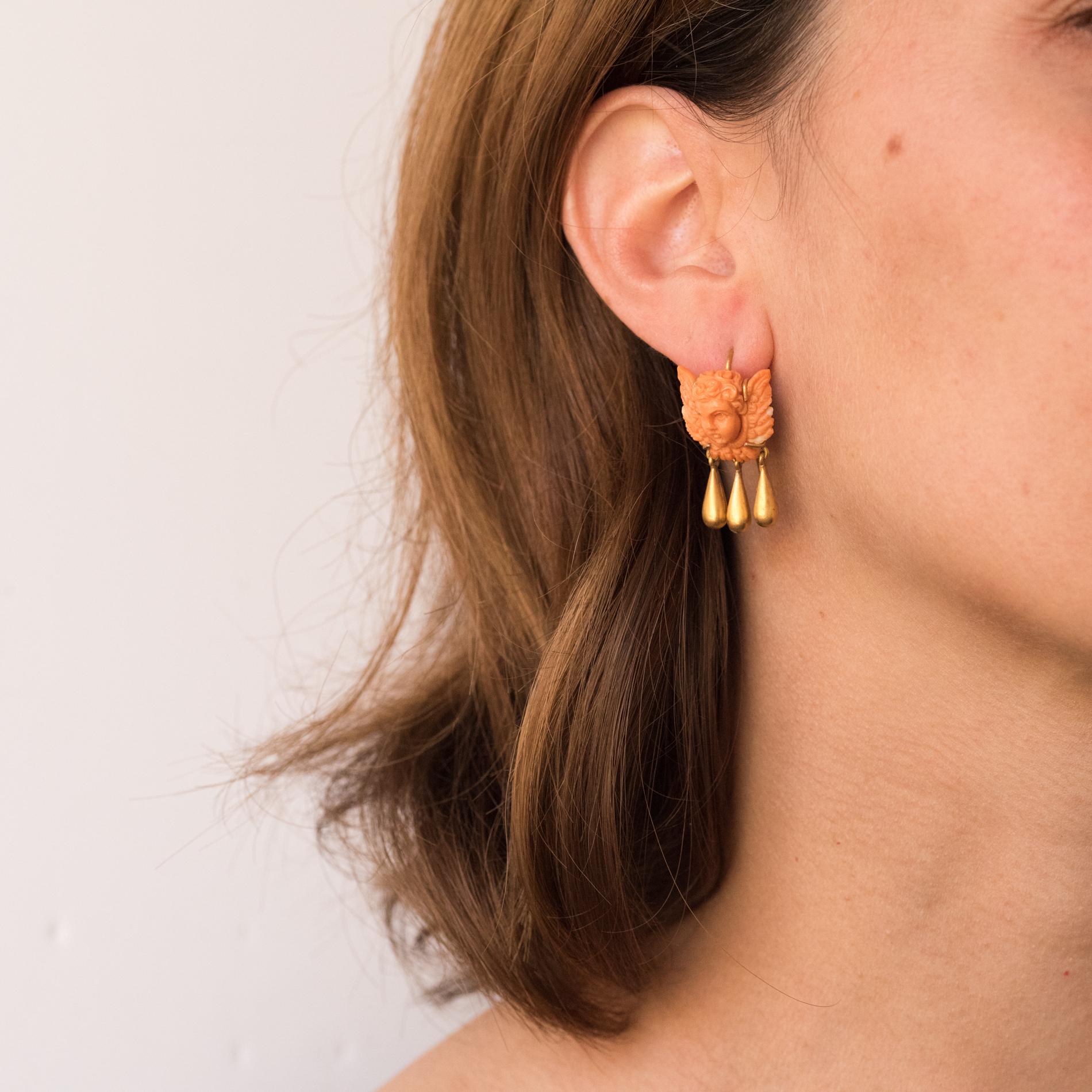 20th Century Italian Yellow Gold Coral Cherub Shape Earrings 1