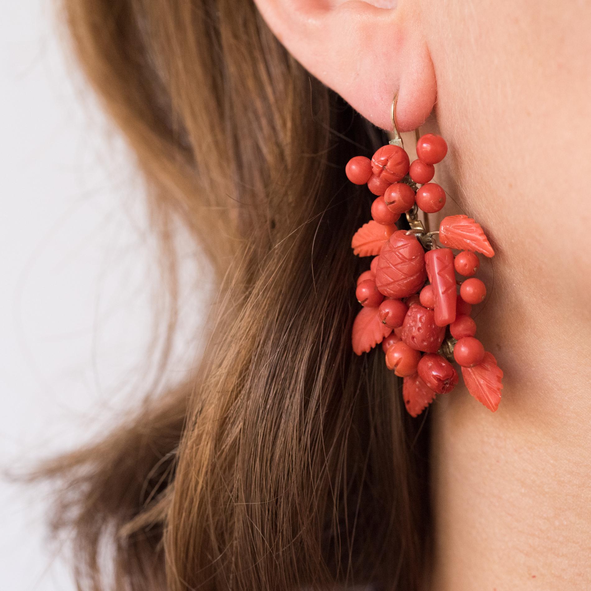 Women's 20th Century Italian Yellow Gold Coral Dangling Earrings