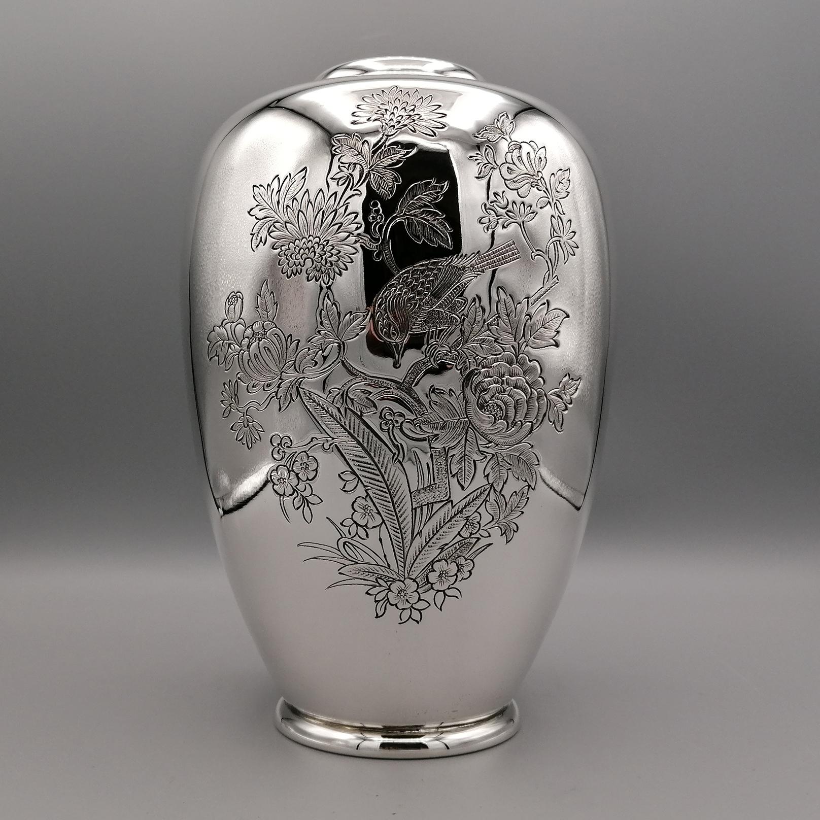 20th Century Italian Solid Silver Pair of Engraved Vases For Sale 5