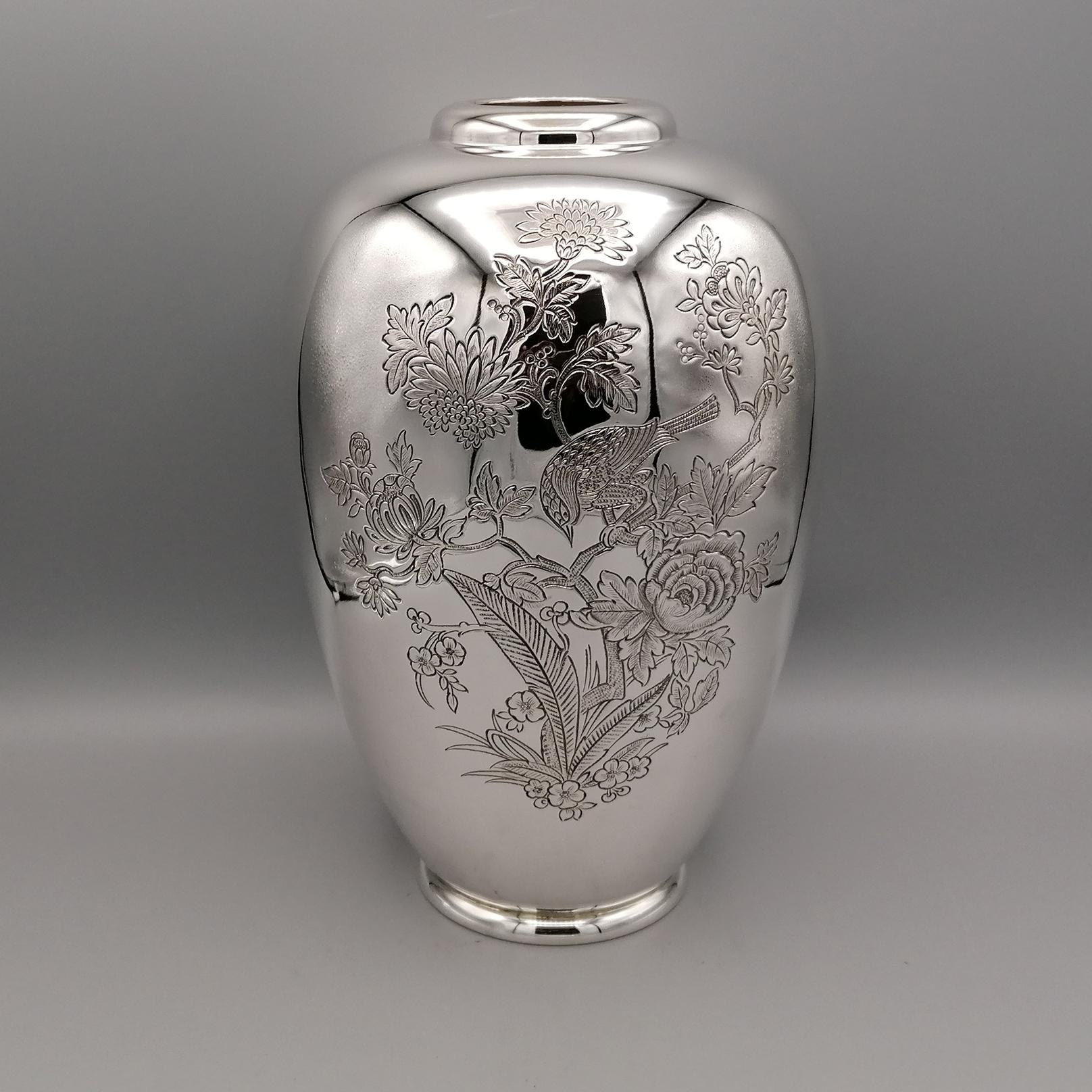 20th Century Italian Solid Silver Pair of Engraved Vases For Sale 7