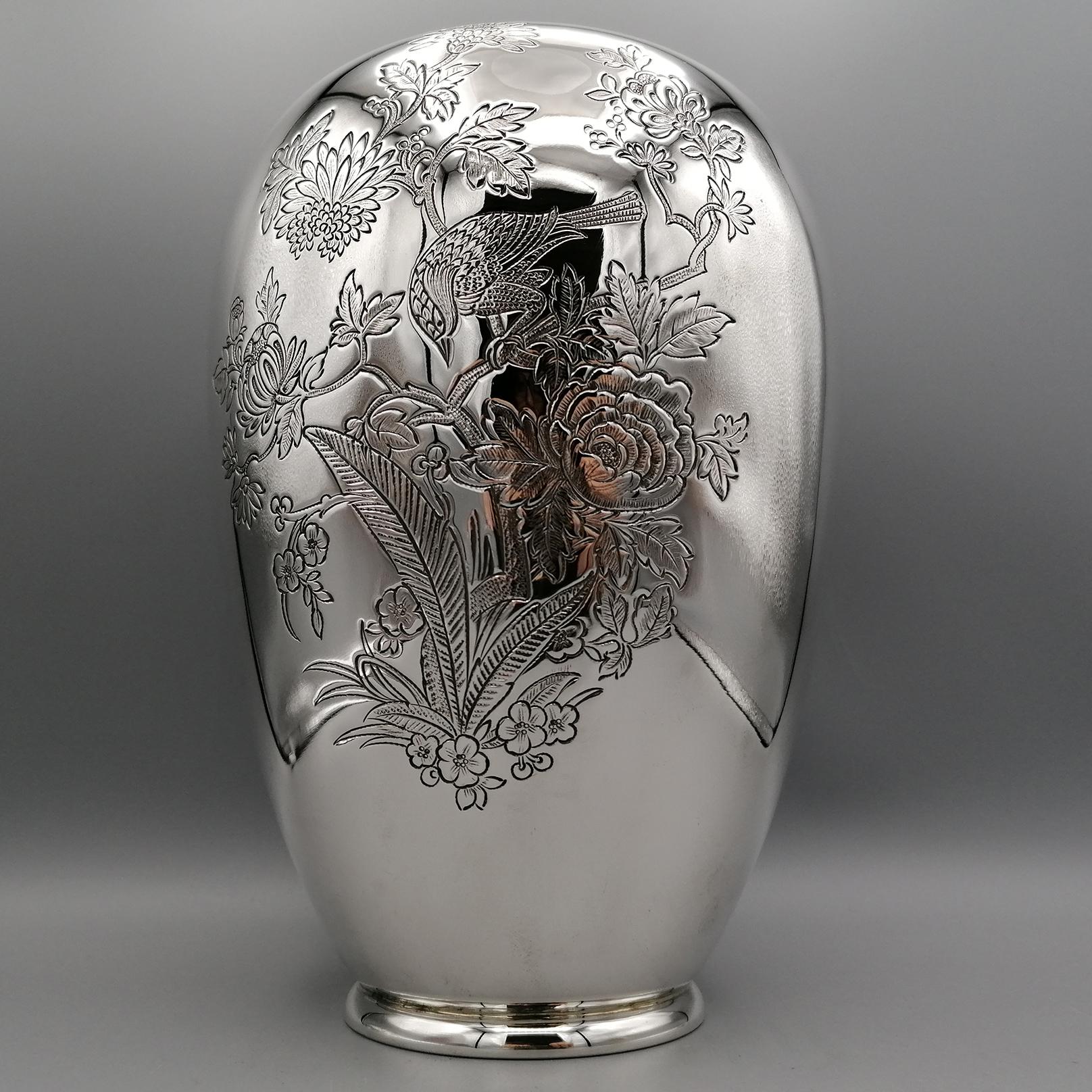 20th Century Italian Solid Silver Pair of Engraved Vases For Sale 11