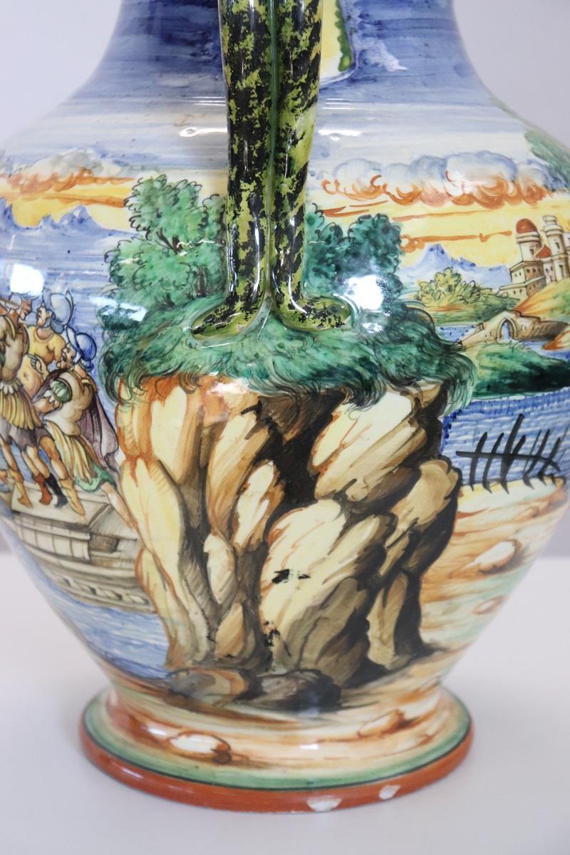 20. Jahrhundert Italien Florentine Produktion Keramikvase, signiert im Angebot 5
