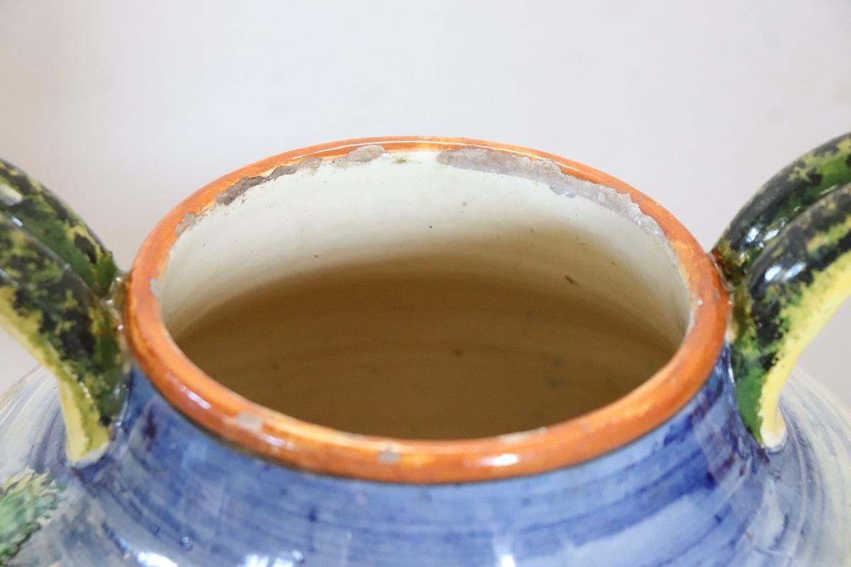 20. Jahrhundert Italien Florentine Produktion Keramikvase, signiert (Ende des 20. Jahrhunderts) im Angebot