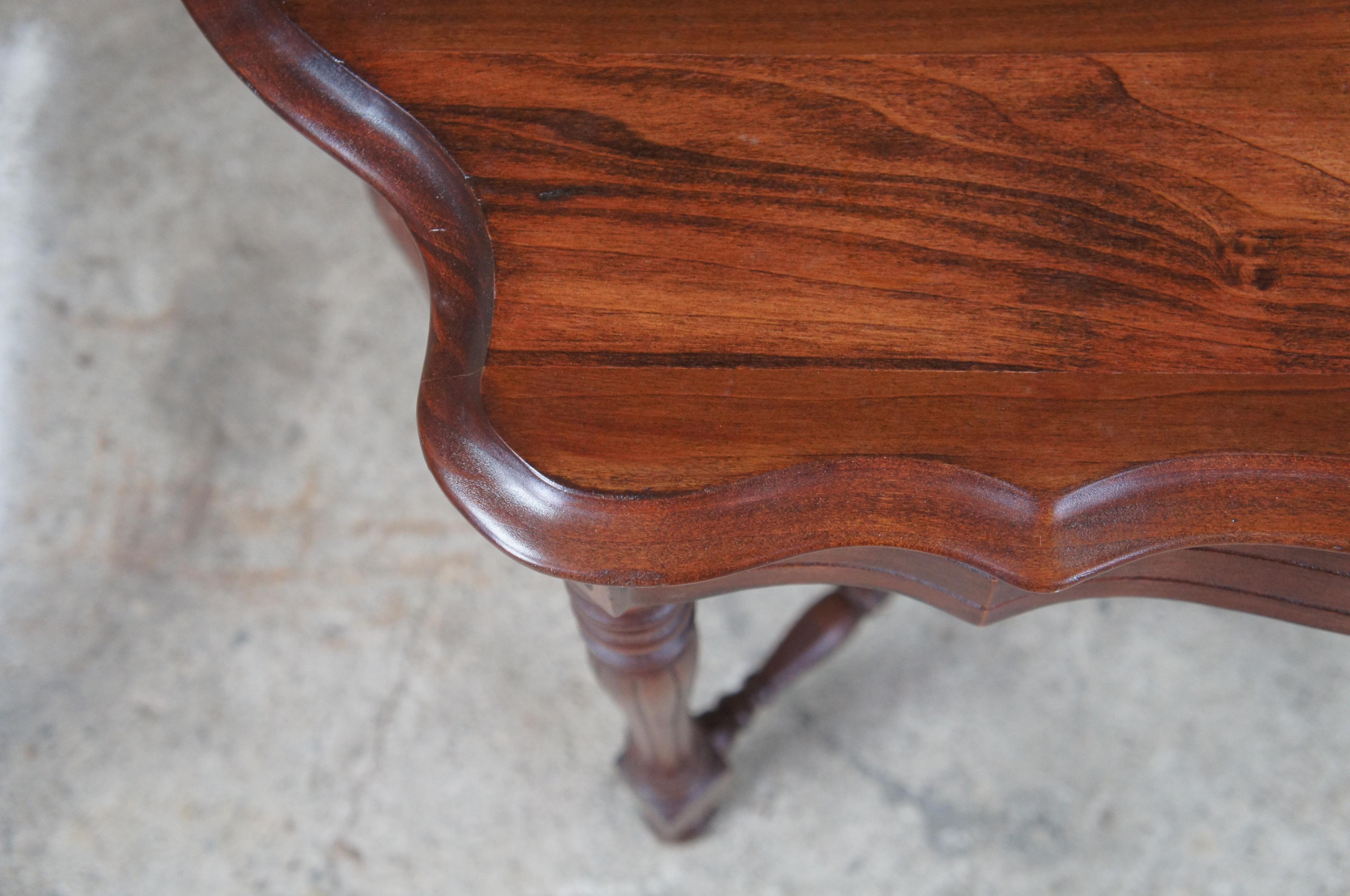 20th Century Jacobean Walnut Turtle Top Scalloped Side End Accent Parlor Table 5