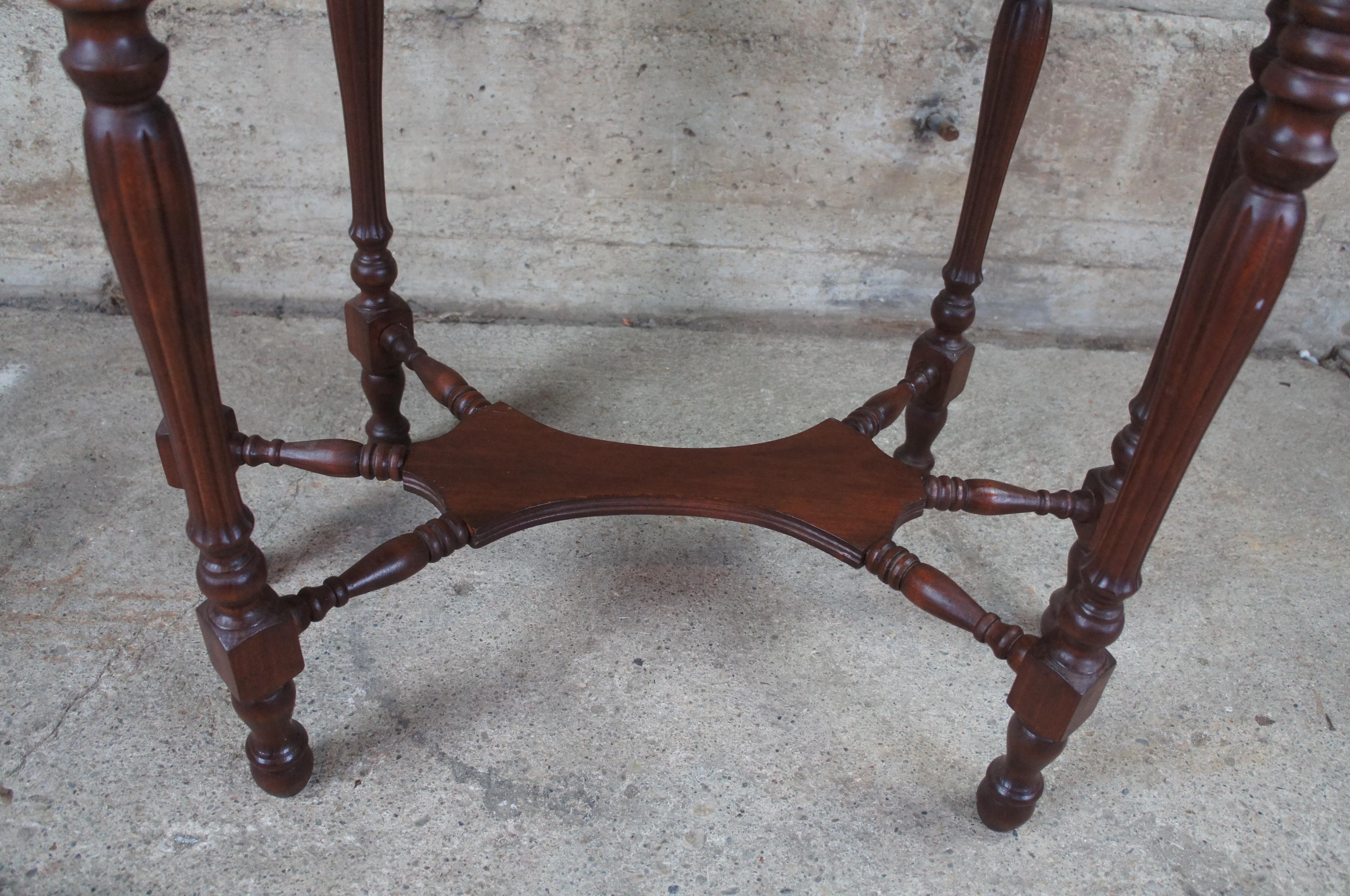 20th Century Jacobean Walnut Turtle Top Scalloped Side End Accent Parlor Table 2