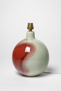 20e siècle Lampe de table en céramique rouge et verte de Jacqueline et Tim Orr circa 1970