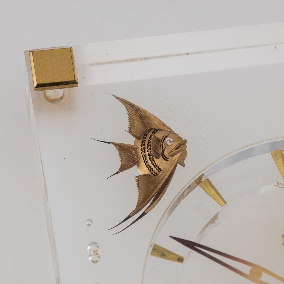 Pendule de cheminée en laiton et lucite de Jaeger-LeCoultre du XXe siècle, c.1960 en vente 7