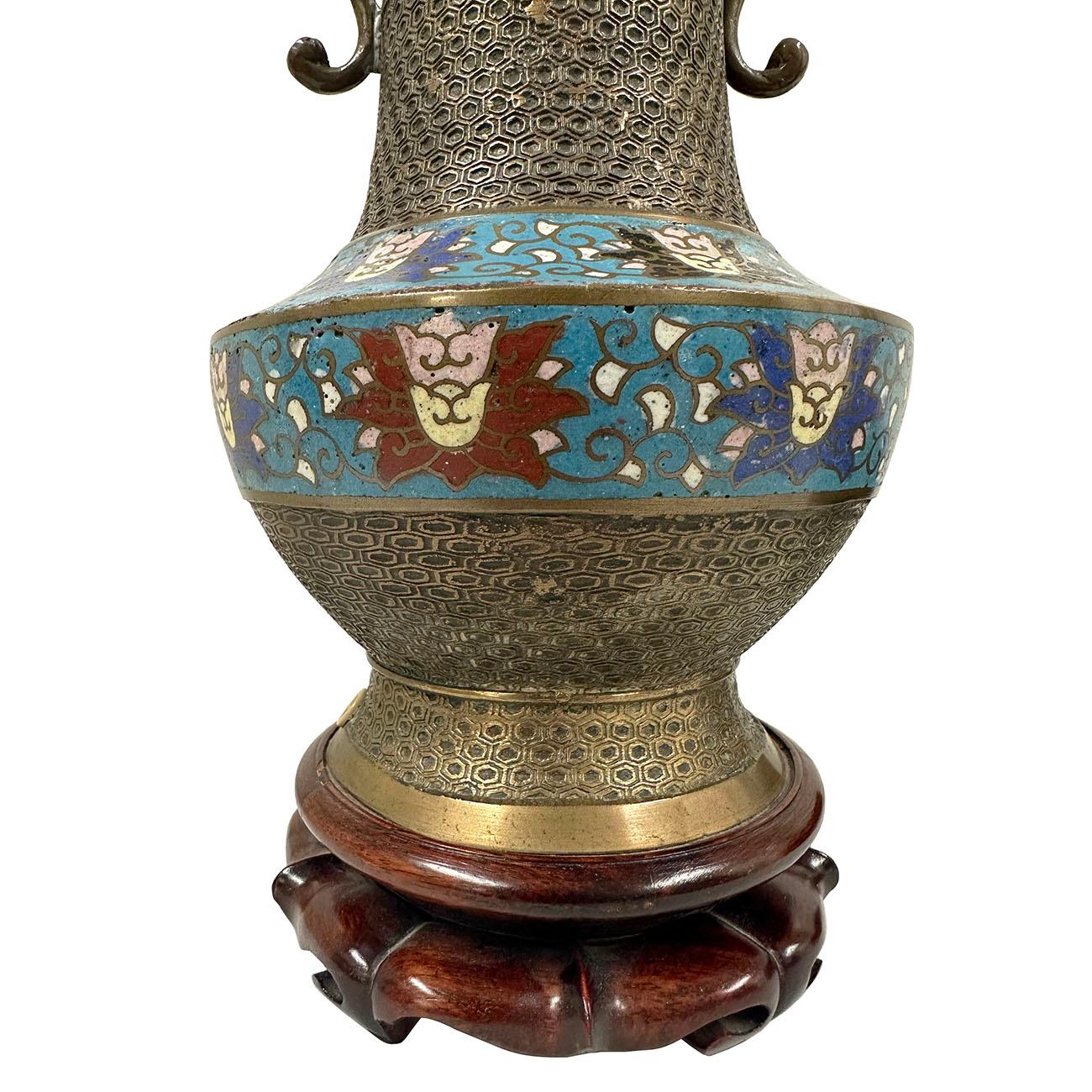 20th Century Japanese Cloisonne Lamp For Sale 5