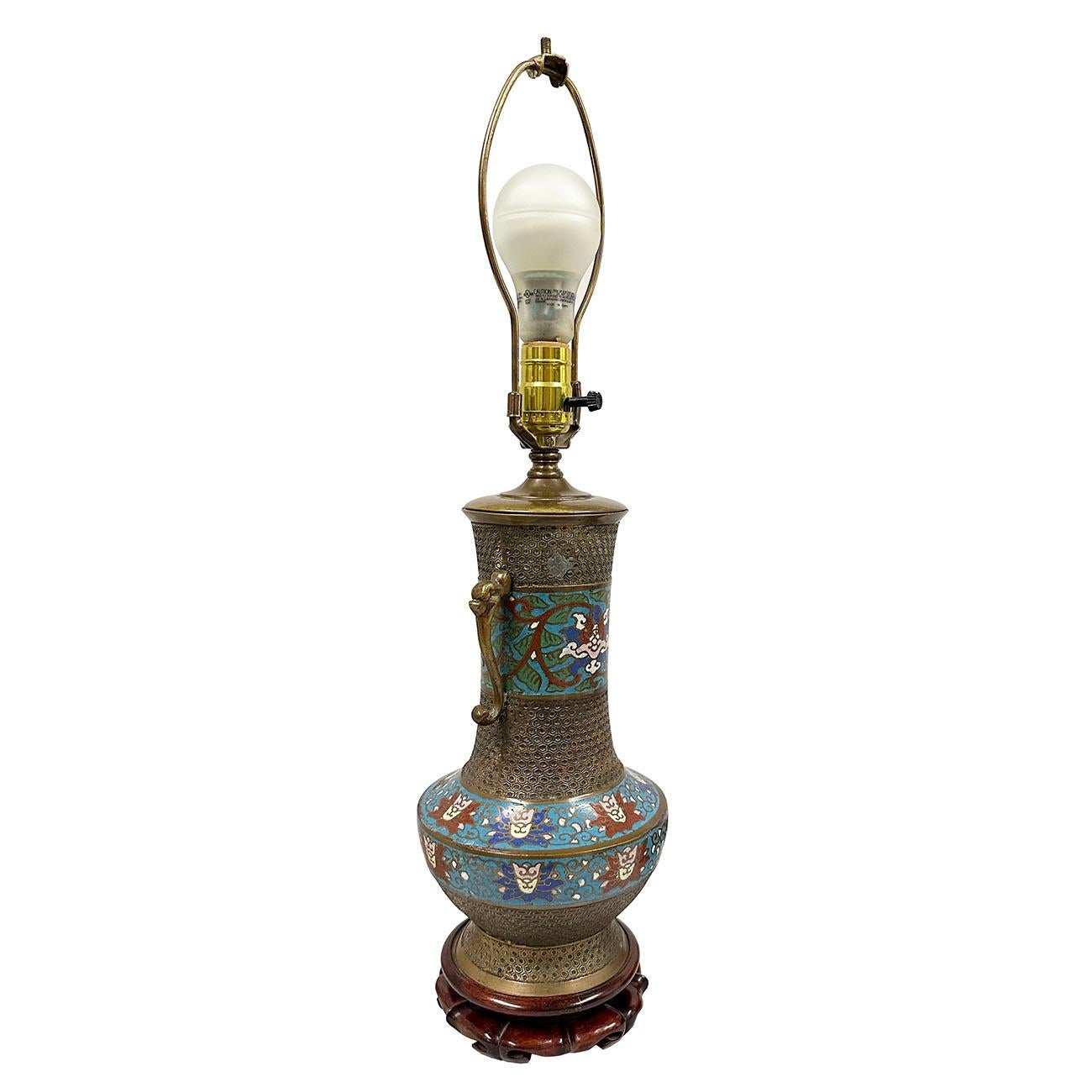 20th Century Japanese Cloisonne Lamp In Good Condition For Sale In Pomona, CA