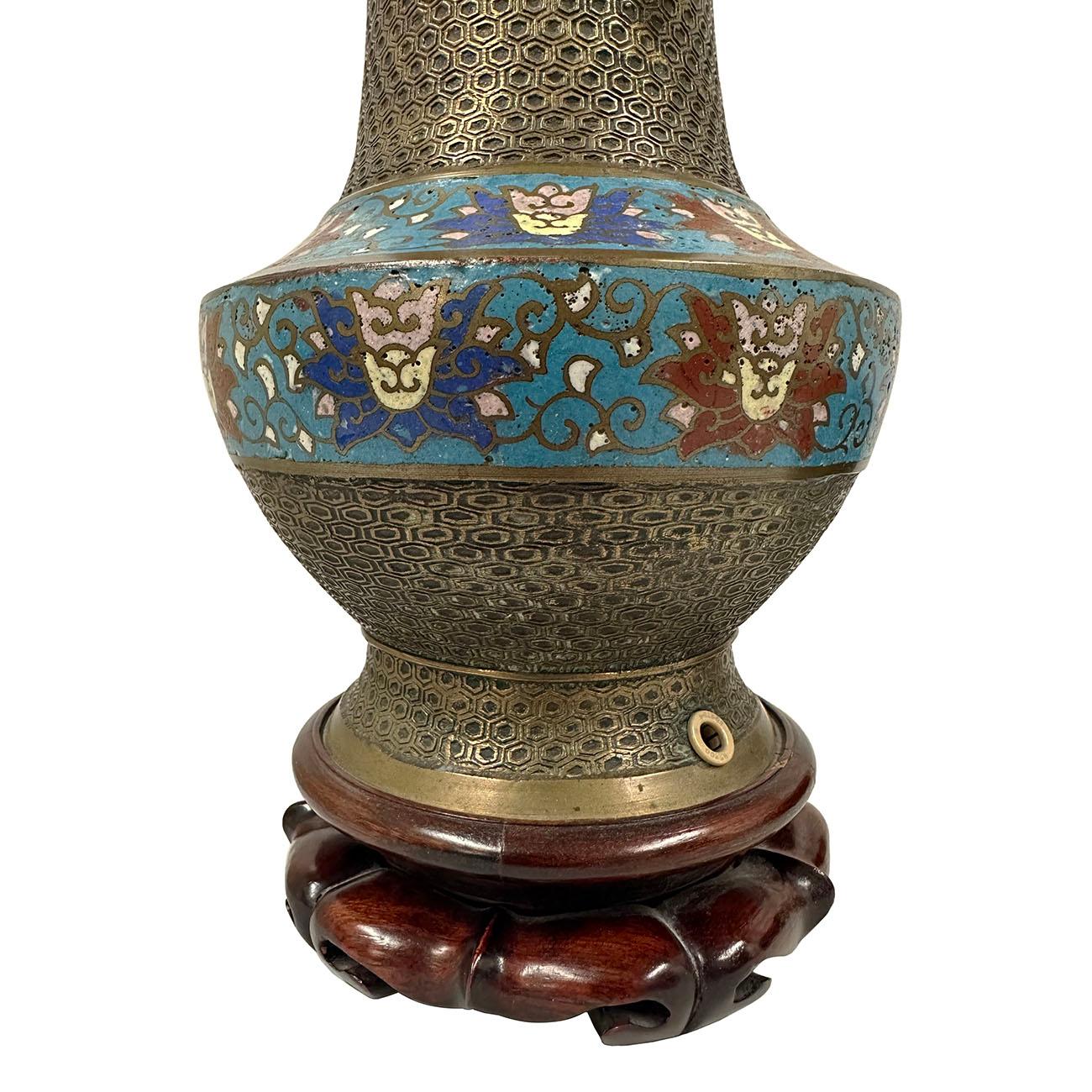 20th Century Japanese Cloisonne Lamp For Sale 2