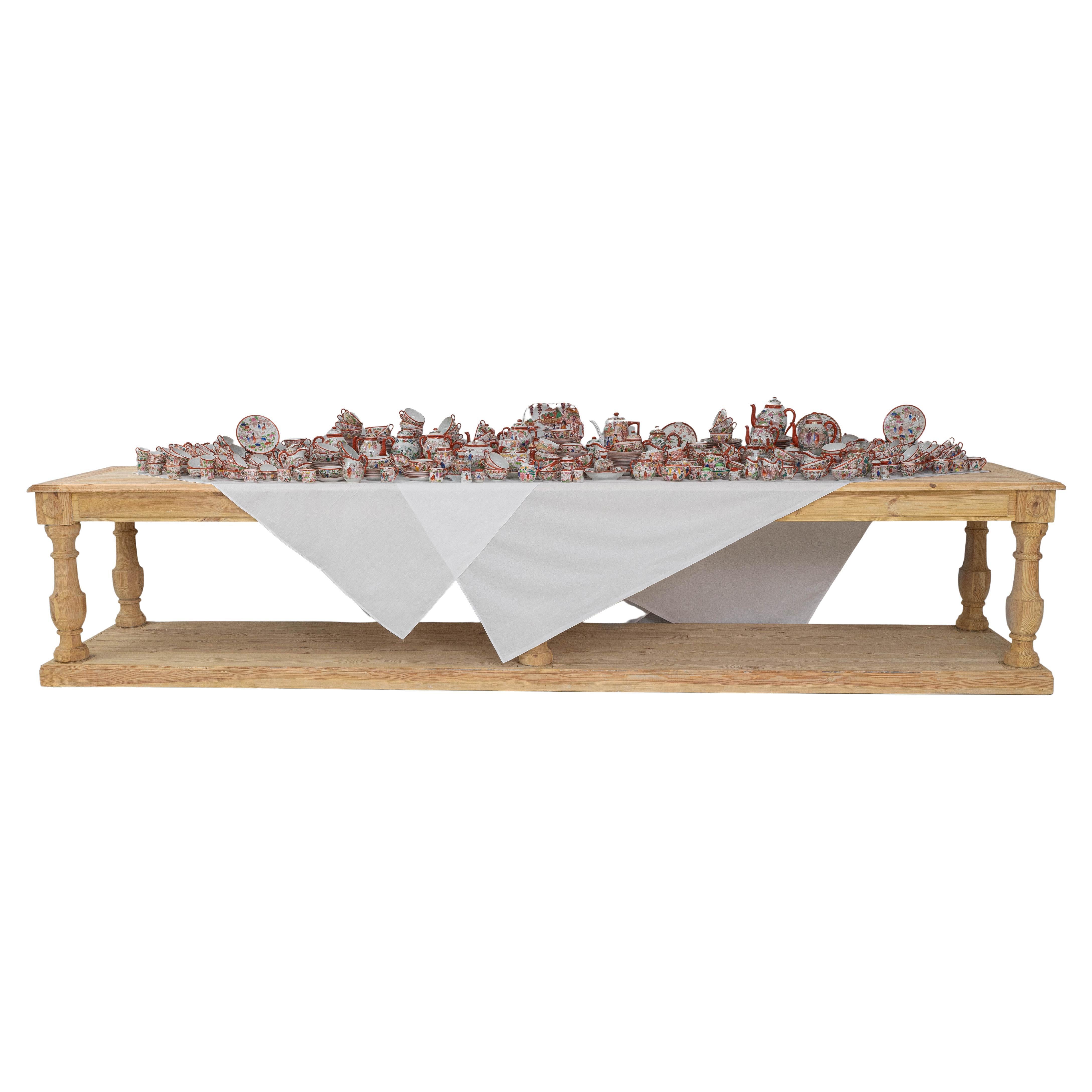 Novecento giapponese Grande collezione di porcellana giapponese dipinta a mano in vendita