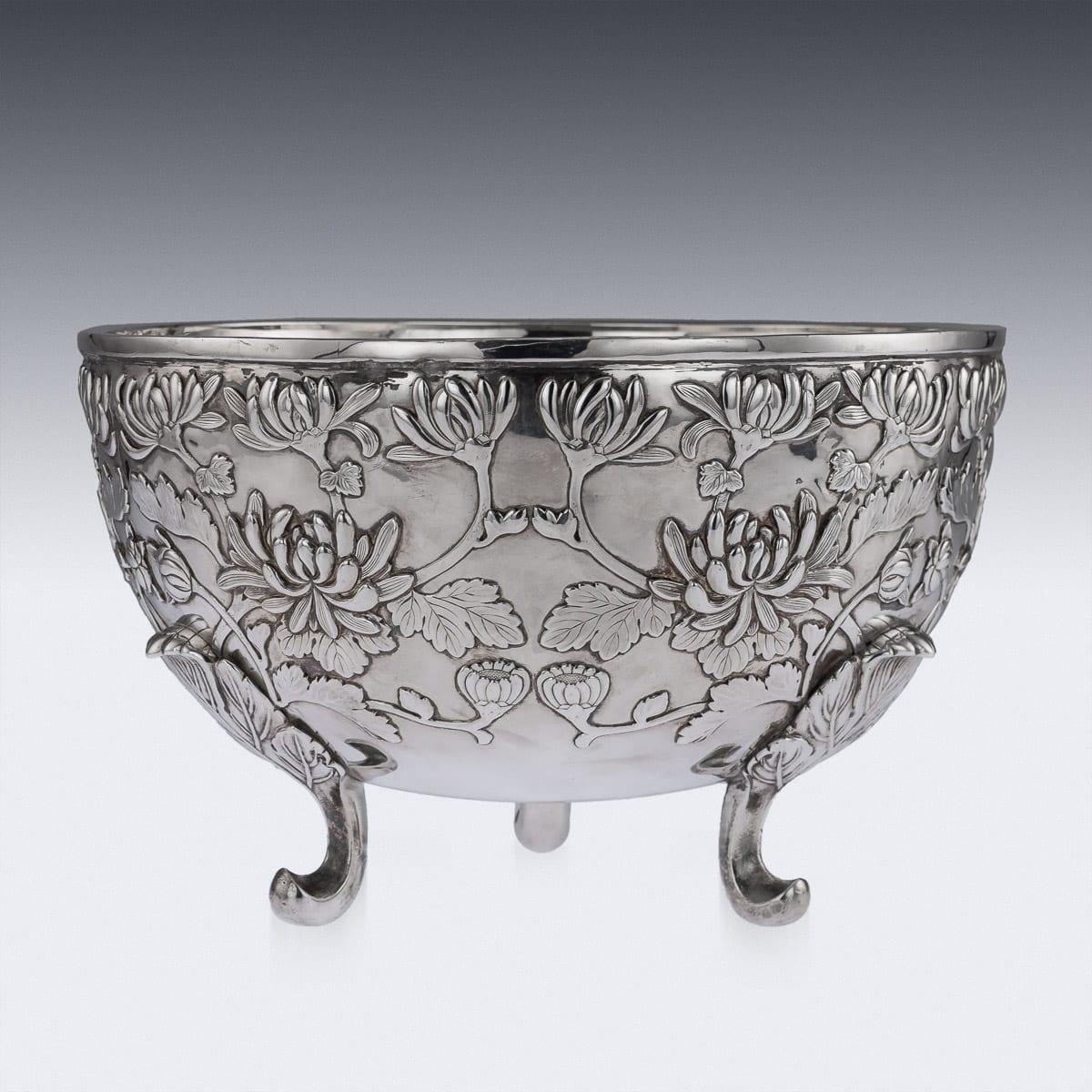 20th Century Japanese Meiji Period Silver Floral Bowl, circa 1900 In Good Condition In Royal Tunbridge Wells, Kent