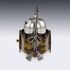 Ensemble de kit pour fumeurs japonais du XXe siècle de la période Meiji en argent et laque d'or, datant d'environ 1900