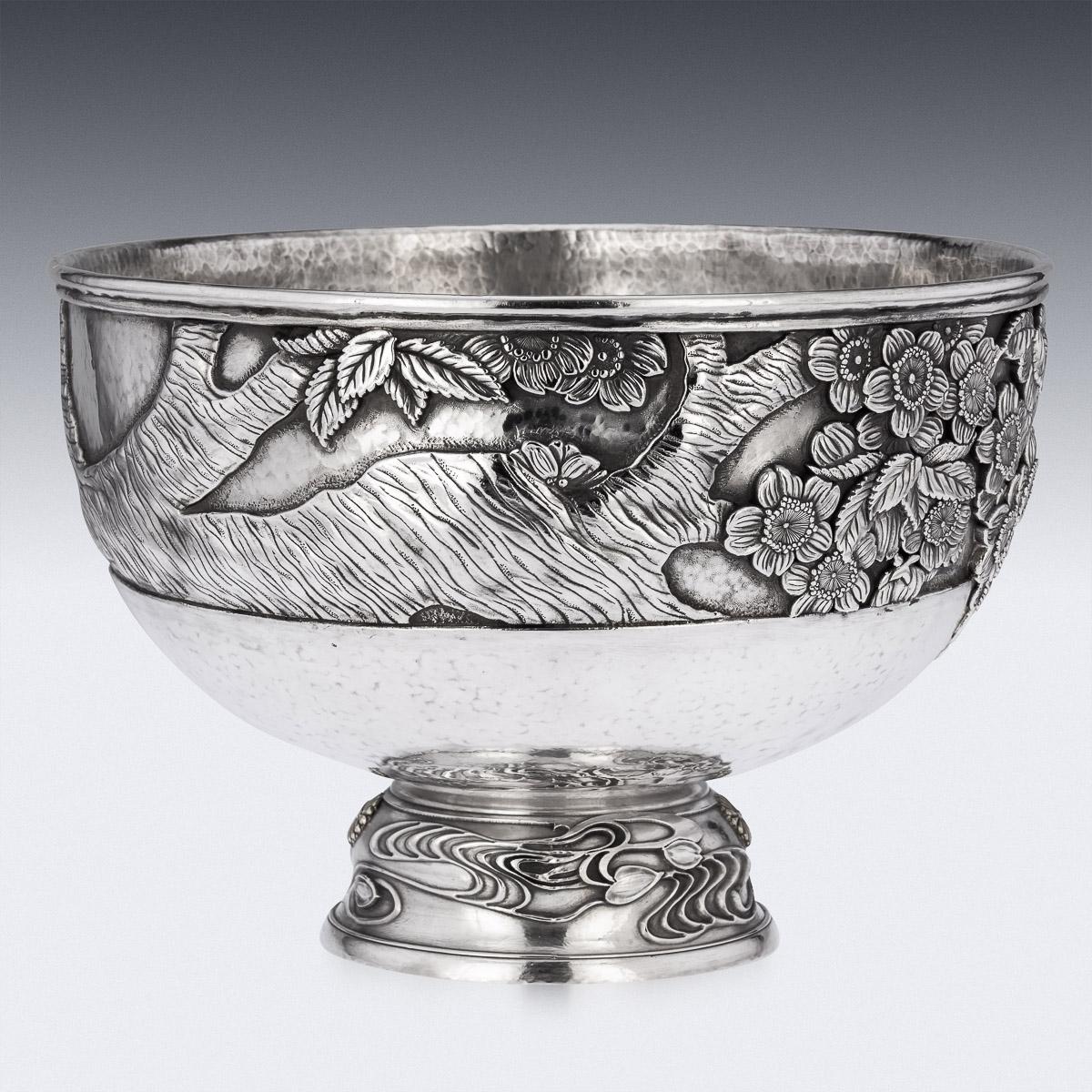 20th Century Japanese Monumental Meiji Period Solid Silver Bowl, C.1900 In Good Condition For Sale In Royal Tunbridge Wells, Kent