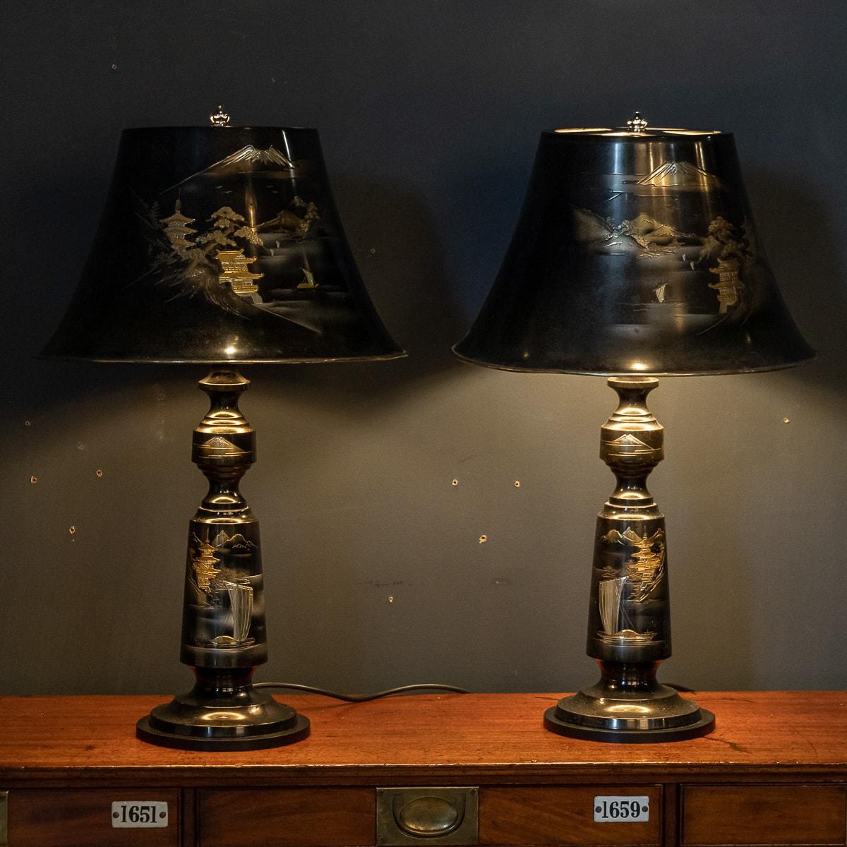 20th Century Japanese Pair Of Lacquered Table Lamps, c.1960 For Sale 1
