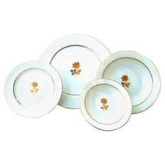 20th Century Japanese Porcelain and 22-Karat Gold Dinnerware Set of 22 by, Sango