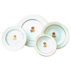 Retro 20th Century Japanese Porcelain and 22-Karat Gold Dinnerware Set of 22 by, Sango