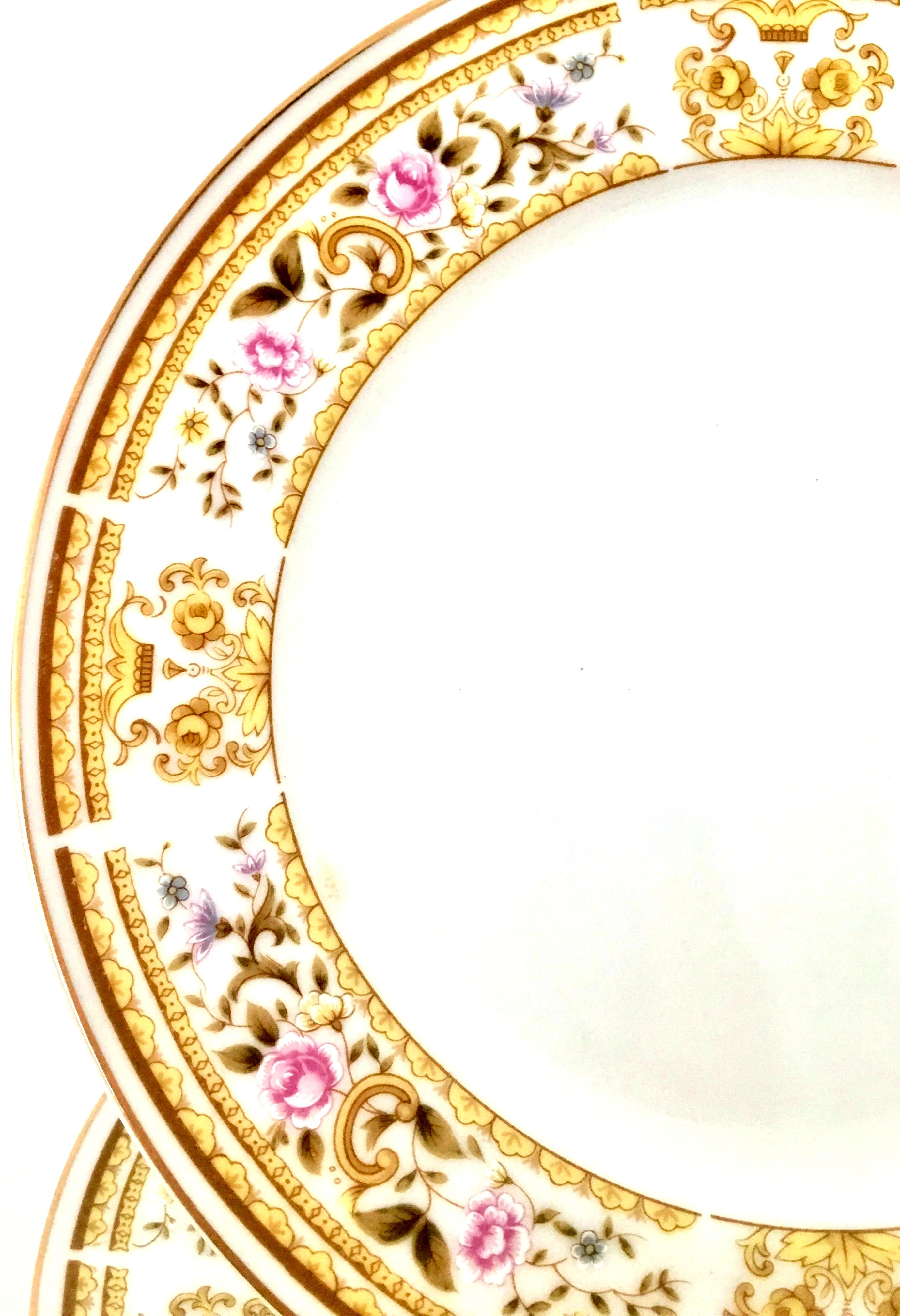 20th Century Japanese Porcelain Dinnerware 