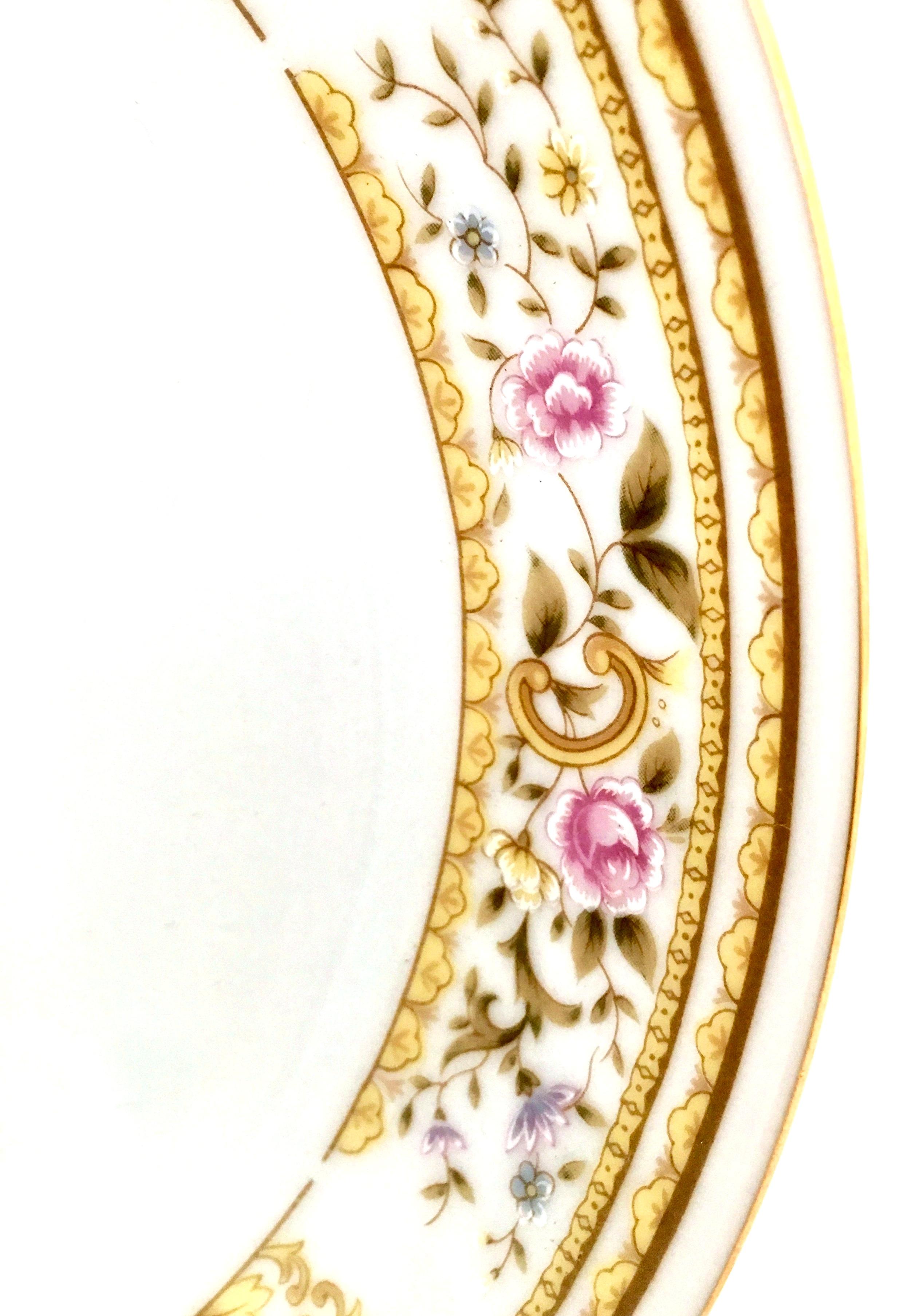20th Century Japanese Porcelain Dinnerware 