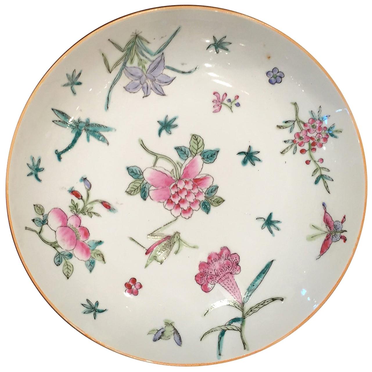 Assiette ronde en porcelaine japonaise du 20ème siècle peinte à la main à Hong Kong et marquée