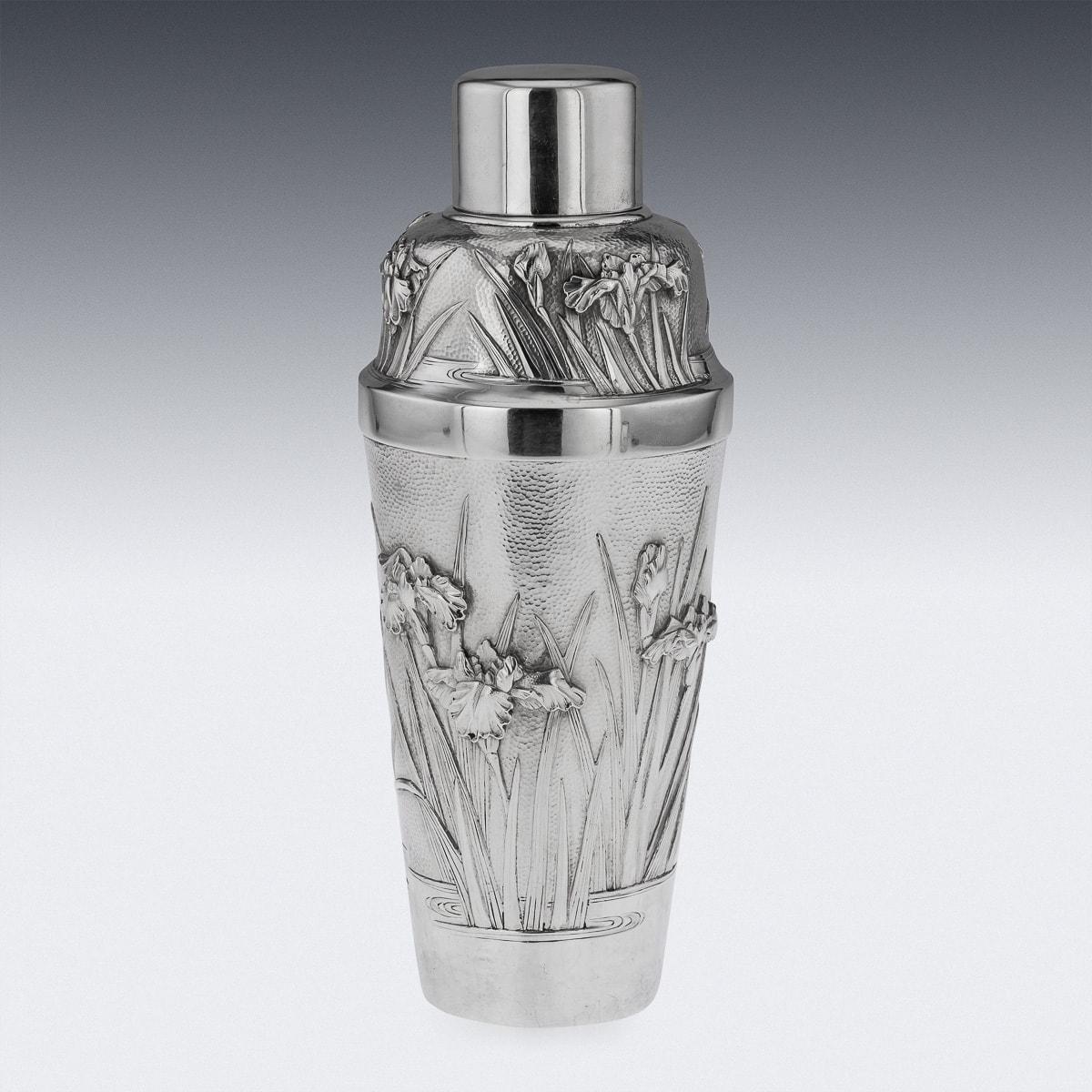 20th Century Japanese Solid Silver Cocktail Shaker & Beakers, Yokohama, c.1900 In Good Condition In Royal Tunbridge Wells, Kent