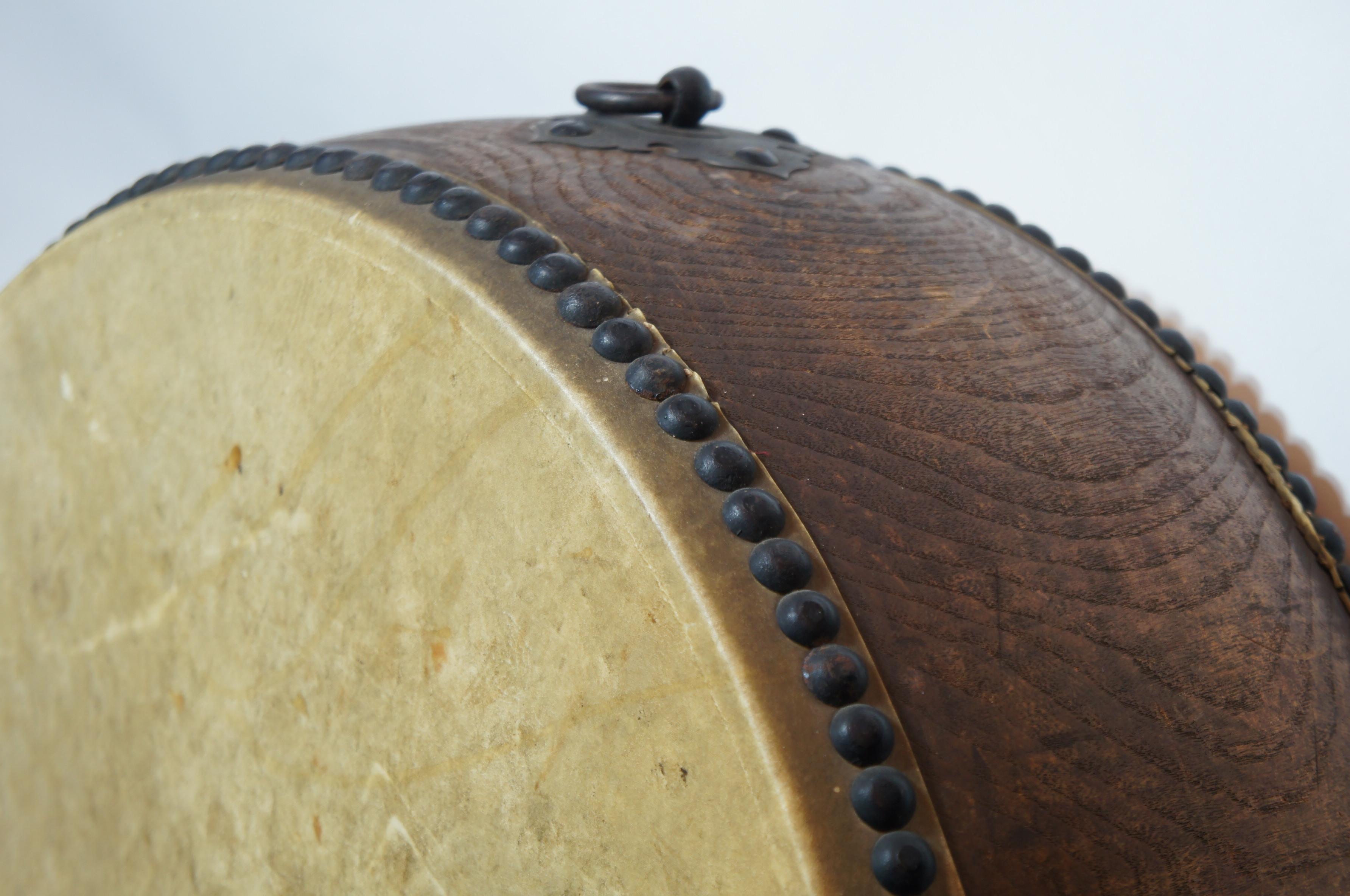 20th Century Japanese Traditional Flat Drum, Hira Taiko In Good Condition For Sale In Paris, FR